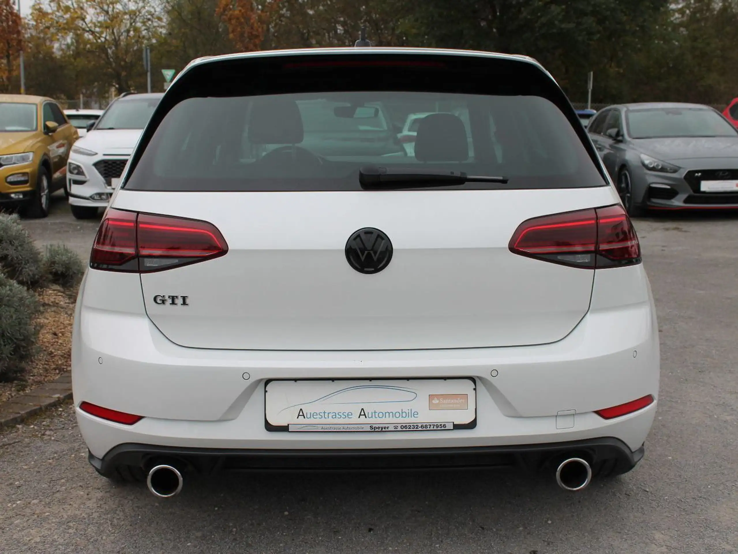 Volkswagen - Golf GTI