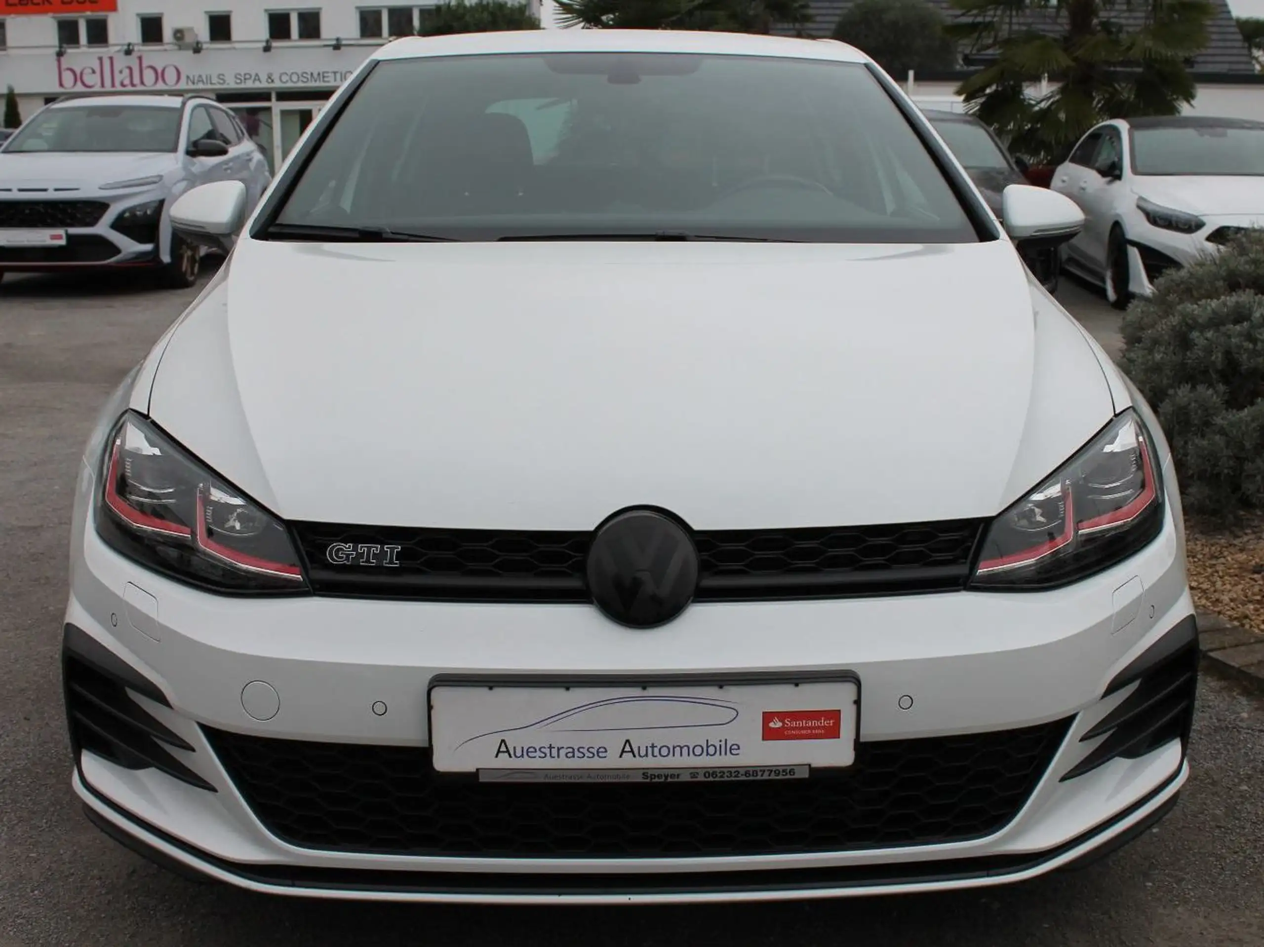 Volkswagen - Golf GTI