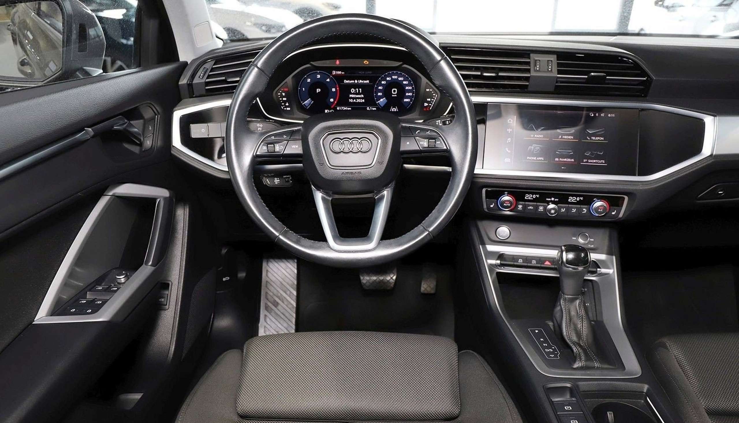 Audi - Q3