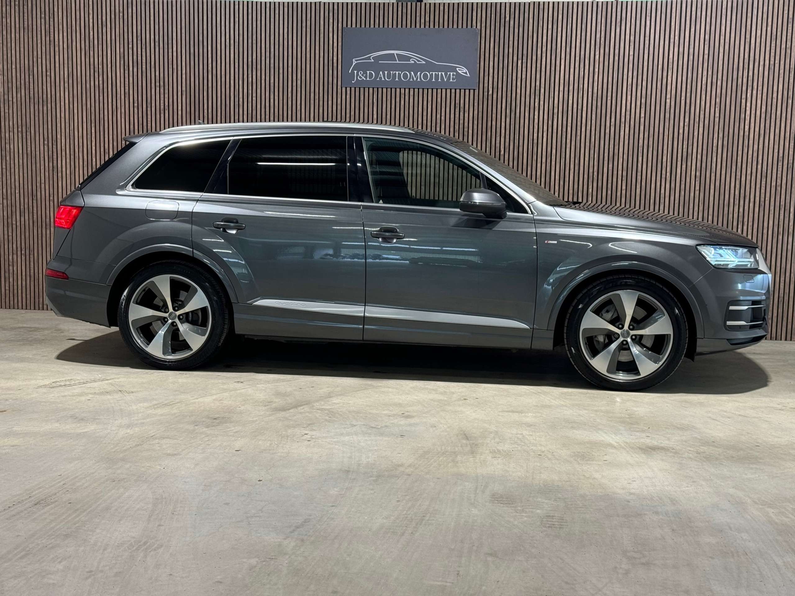 Audi - Q7