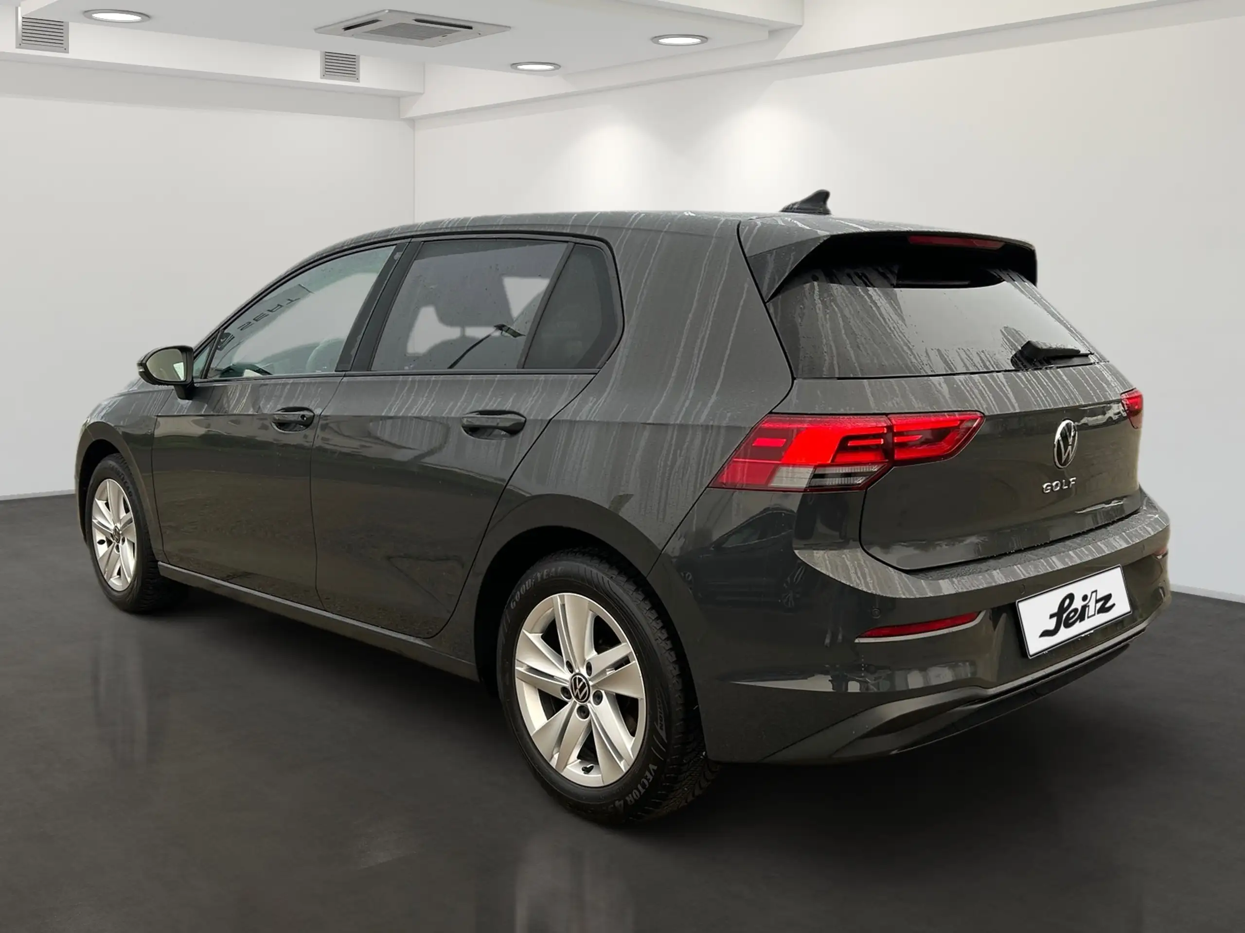 Volkswagen - Golf