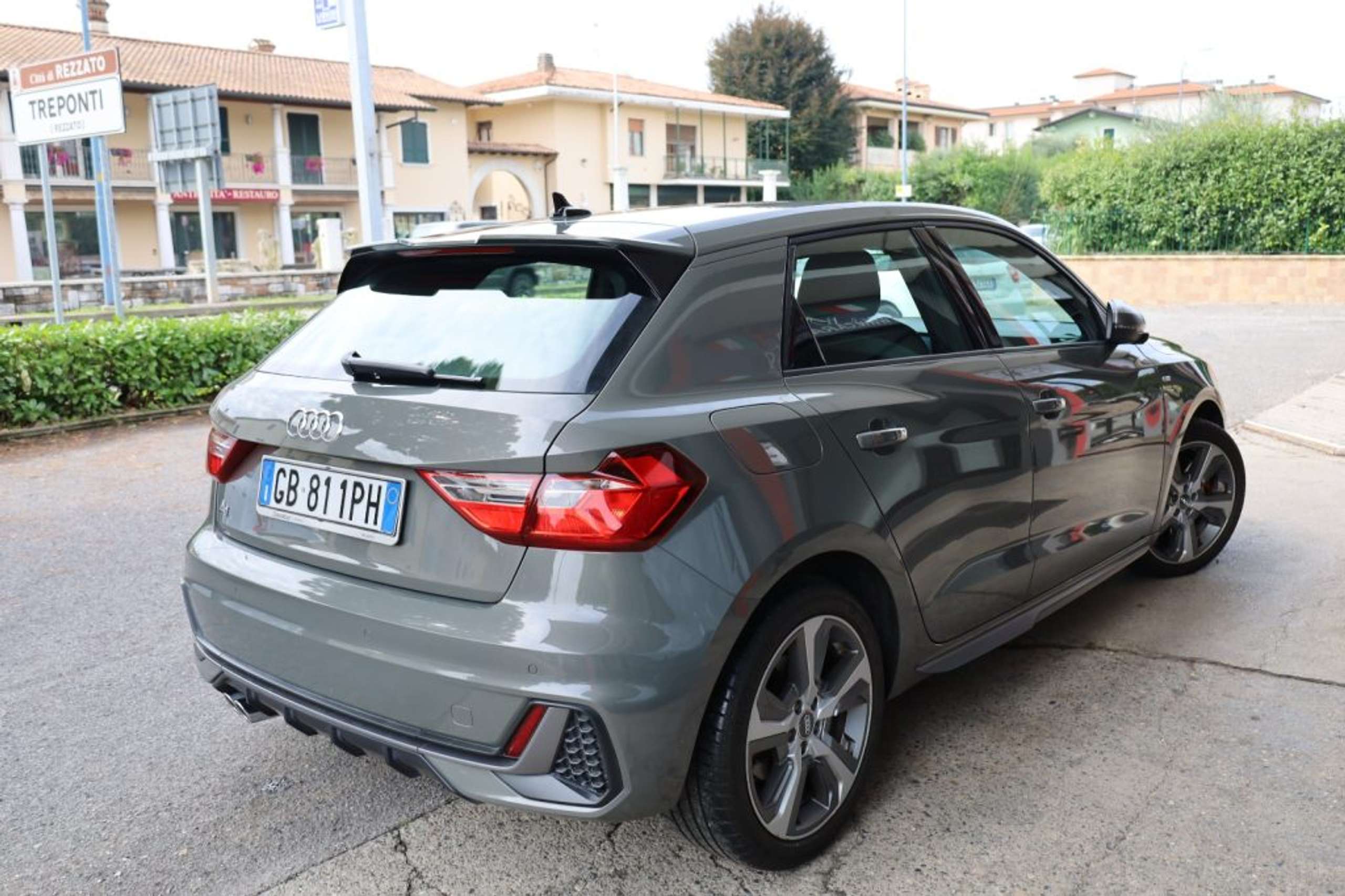 Audi - A1