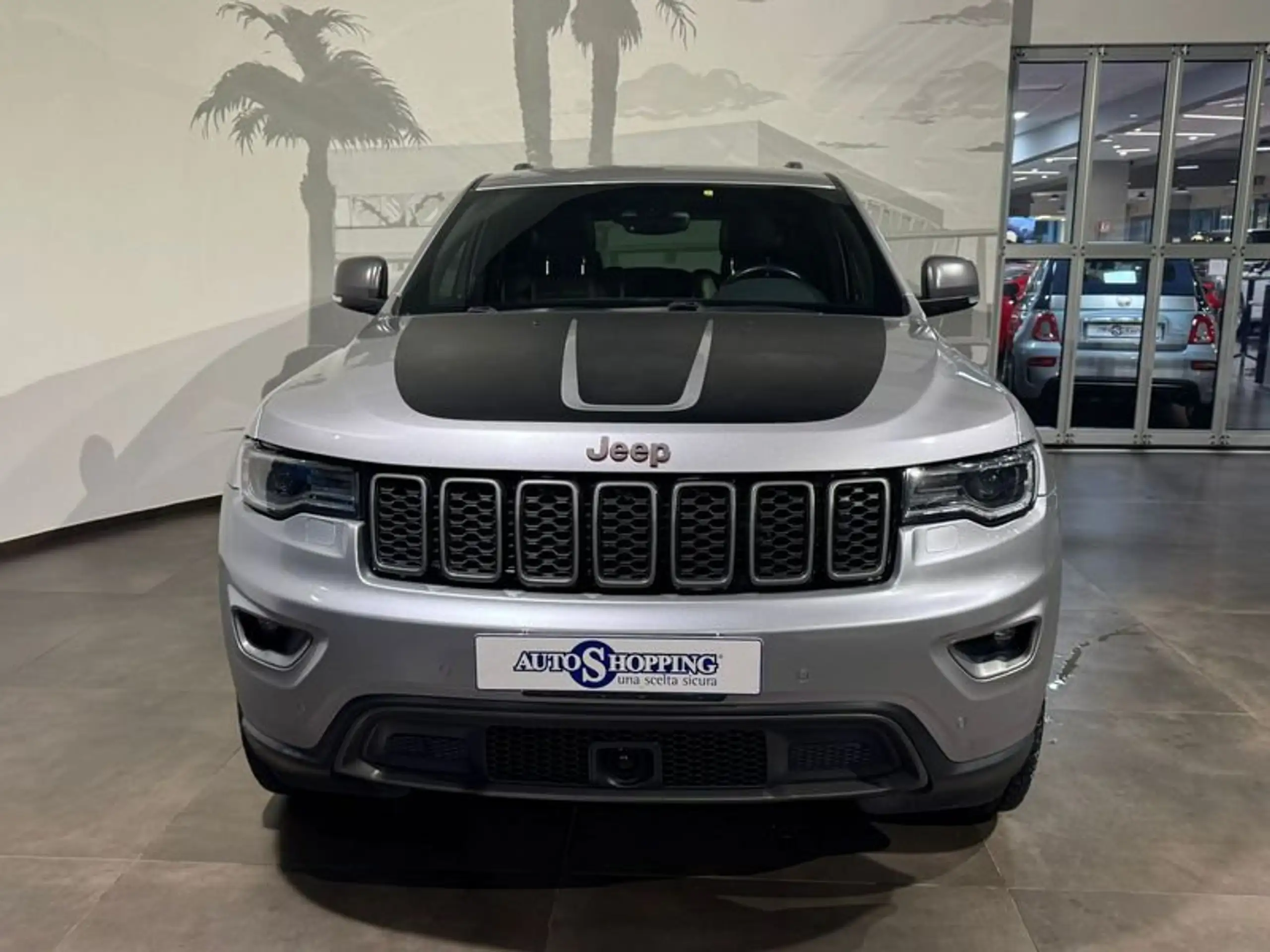 Jeep - Grand Cherokee