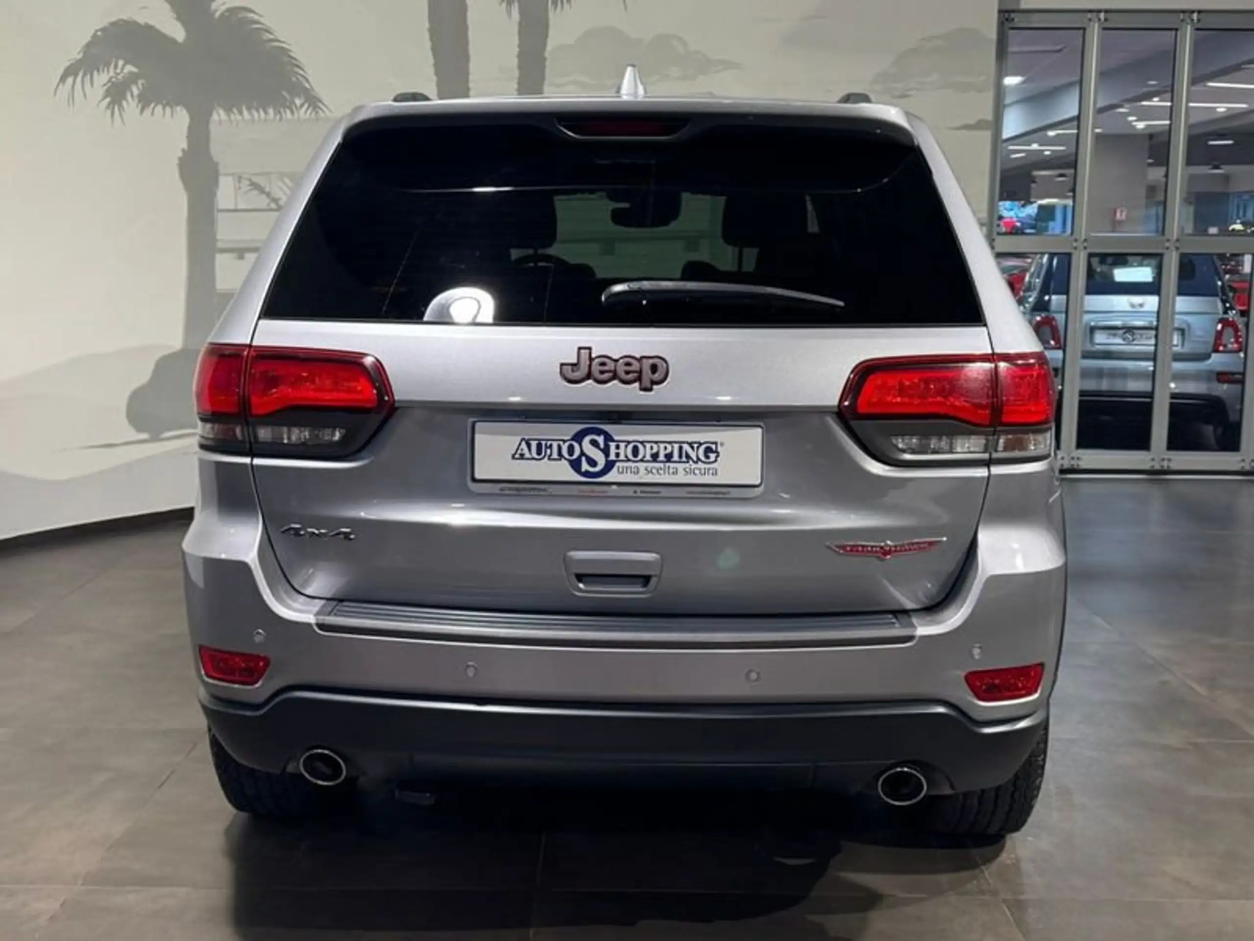 Jeep - Grand Cherokee