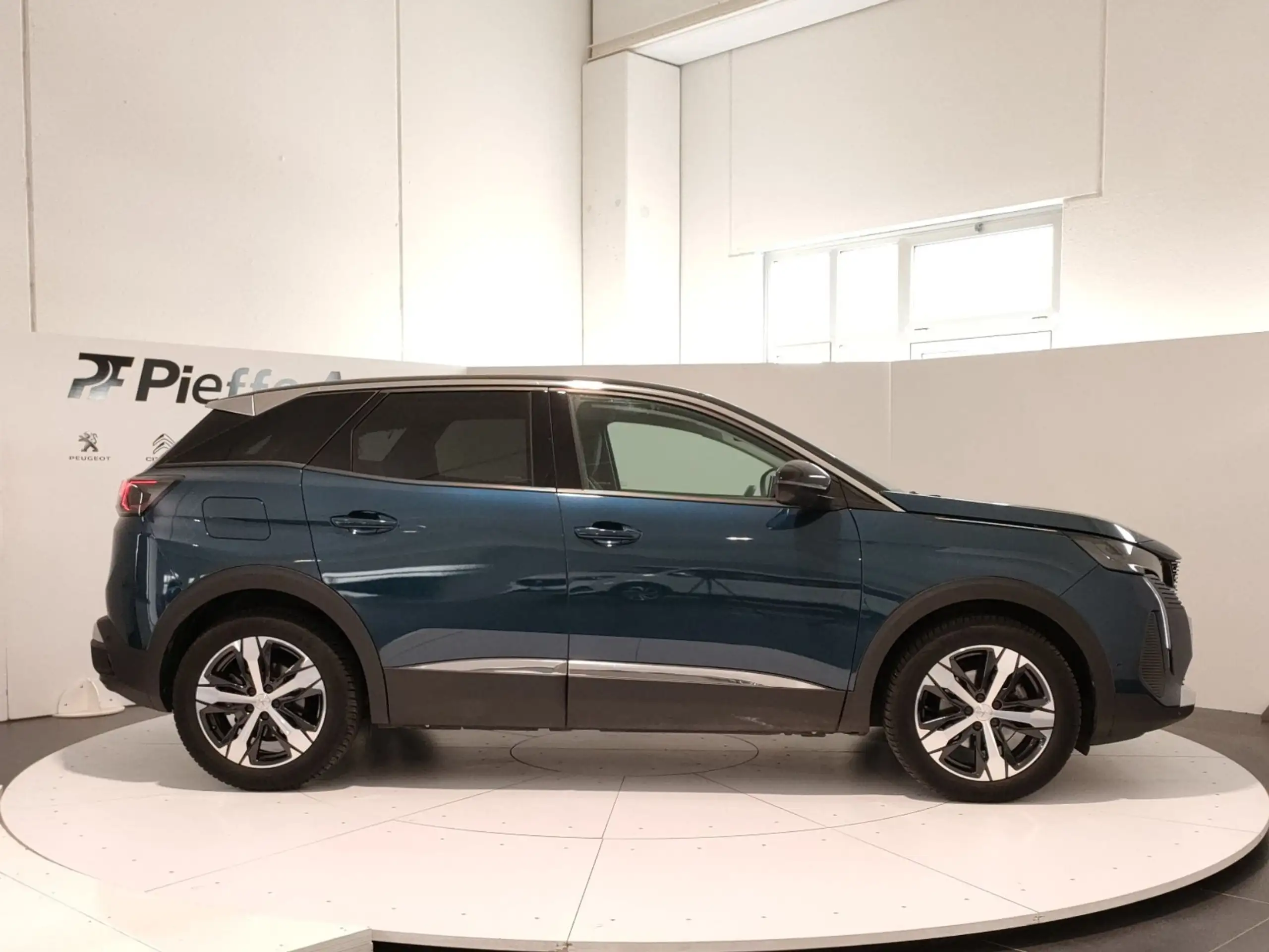 Peugeot - 3008