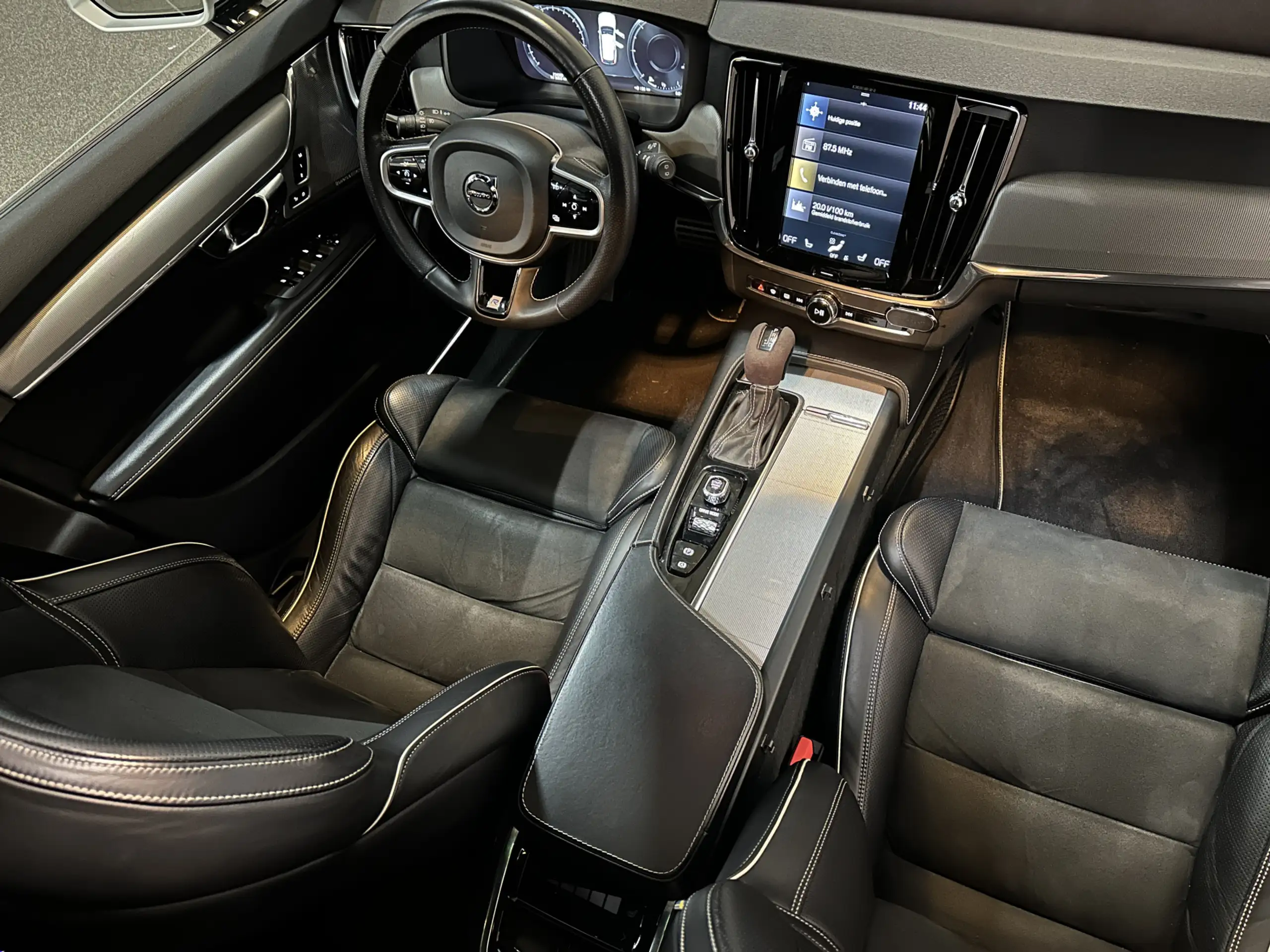 Volvo - V90