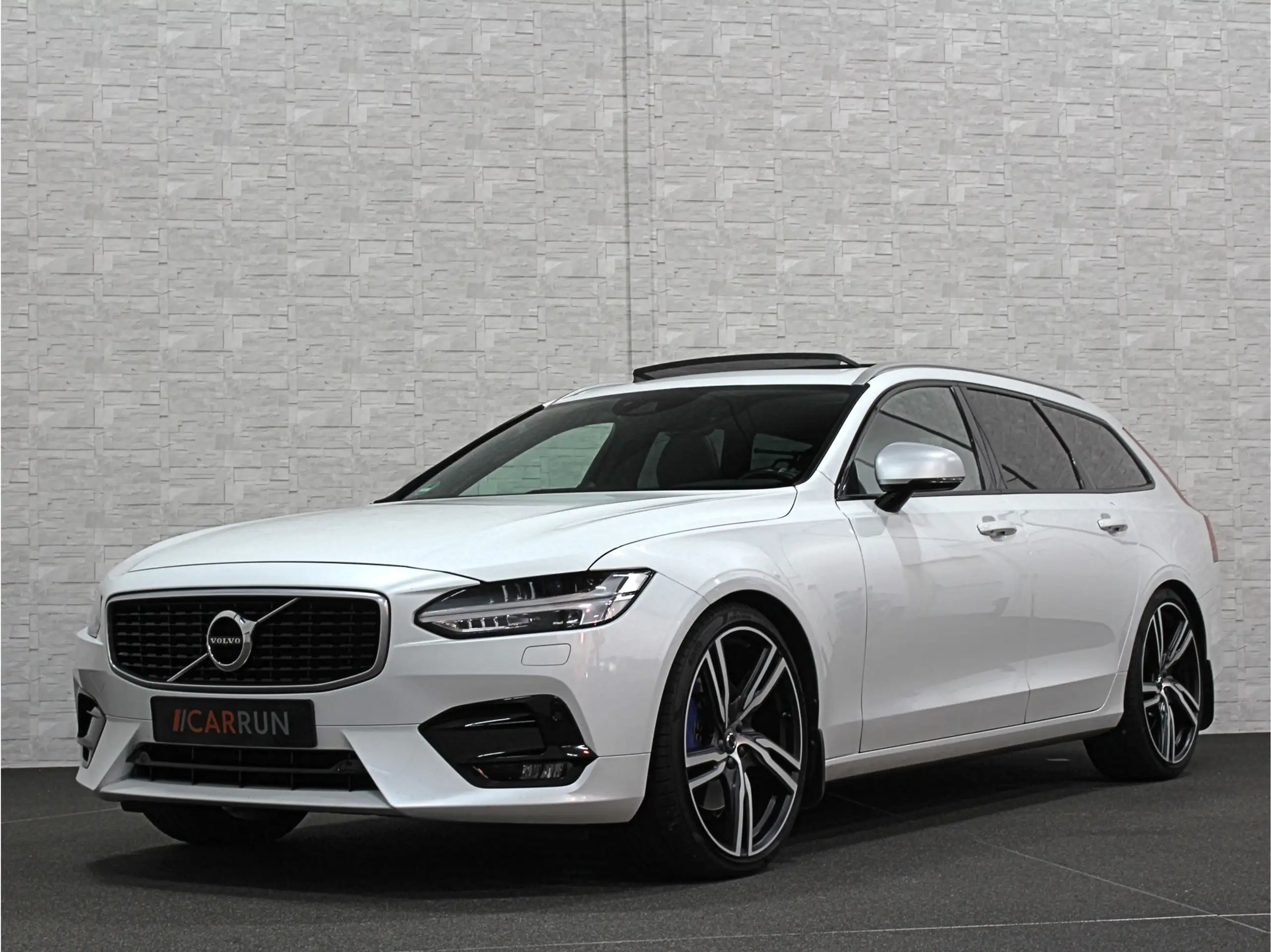 Volvo - V90