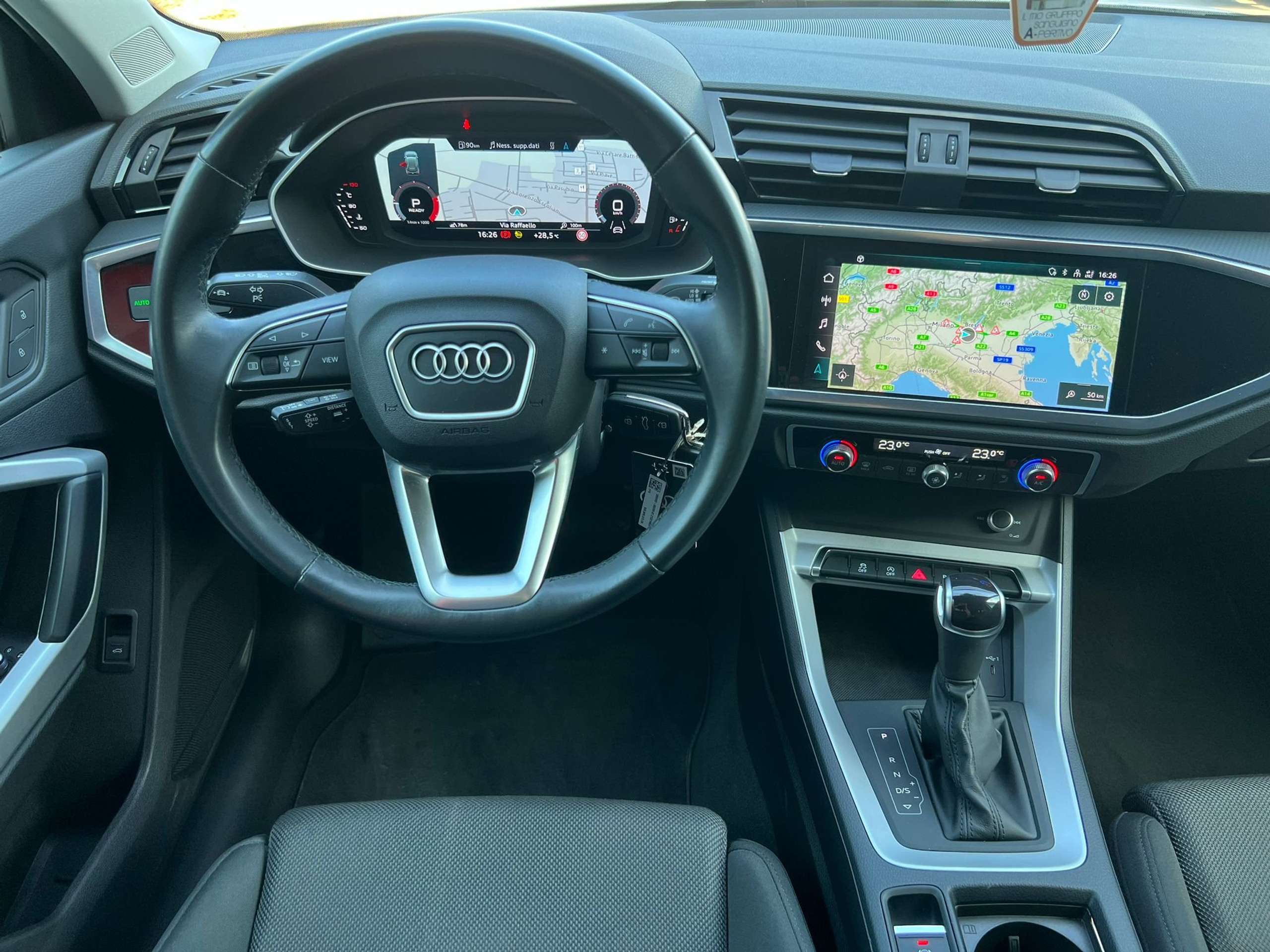 Audi - Q3