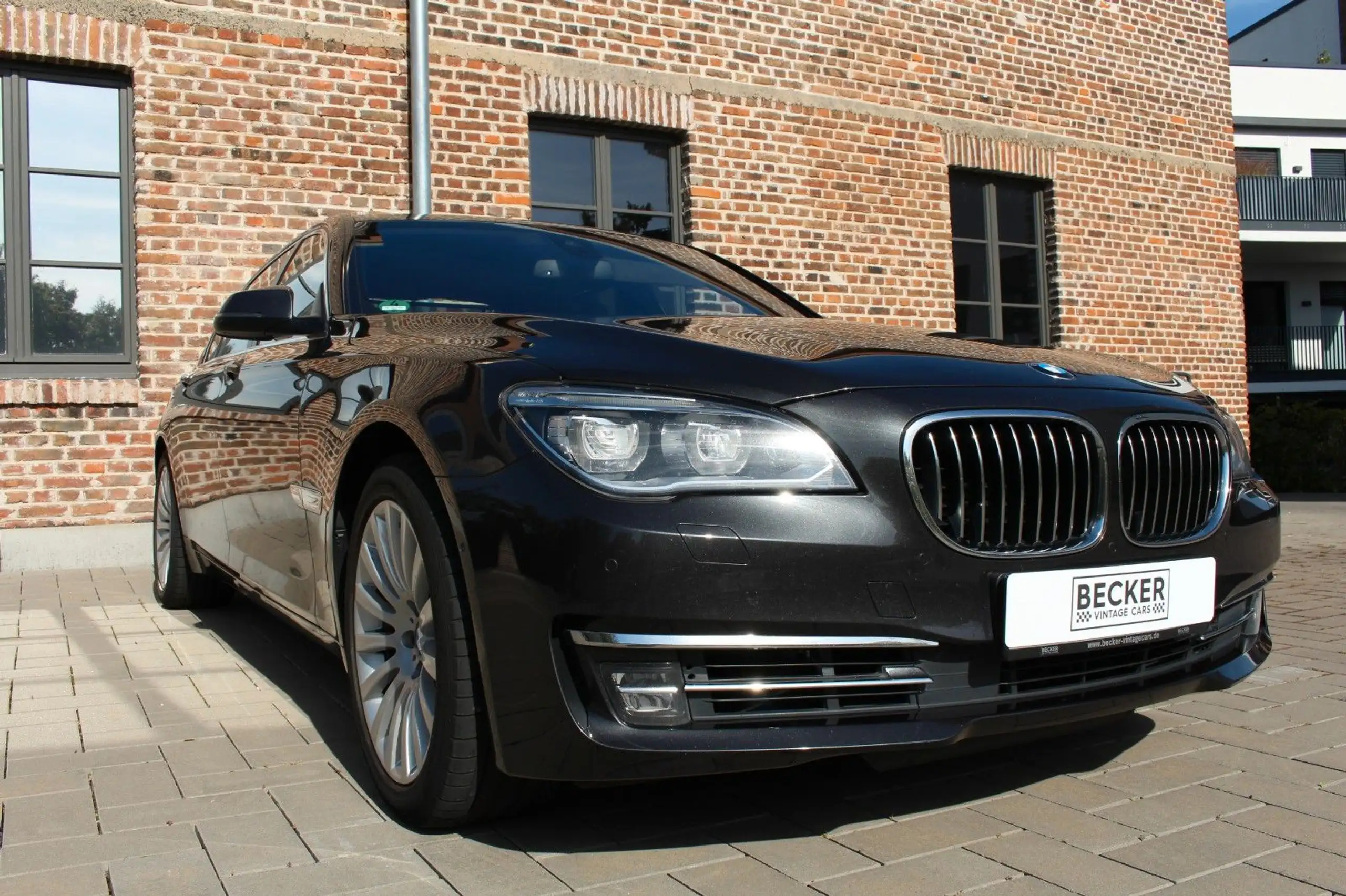 BMW - 750