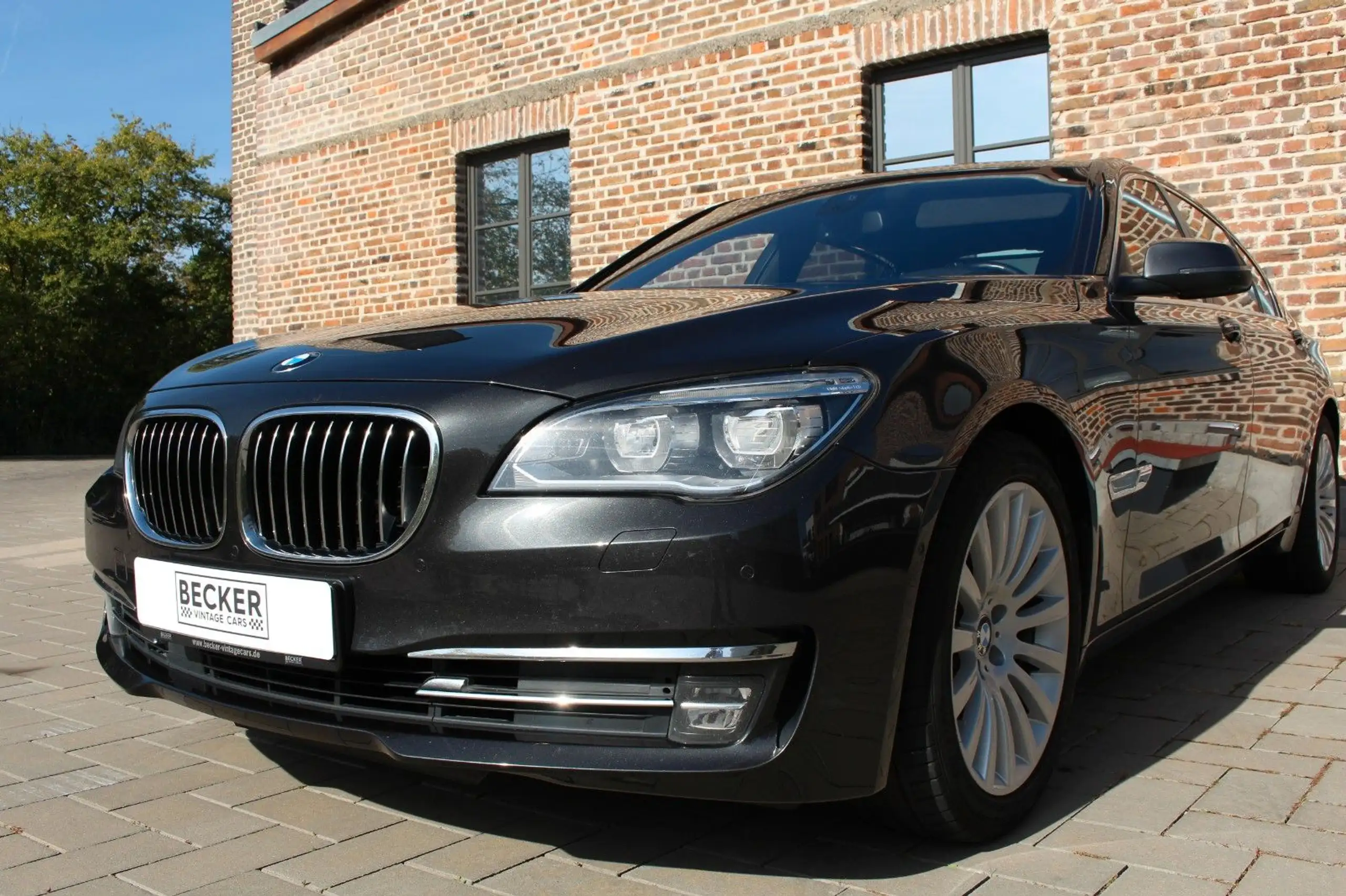 BMW - 750