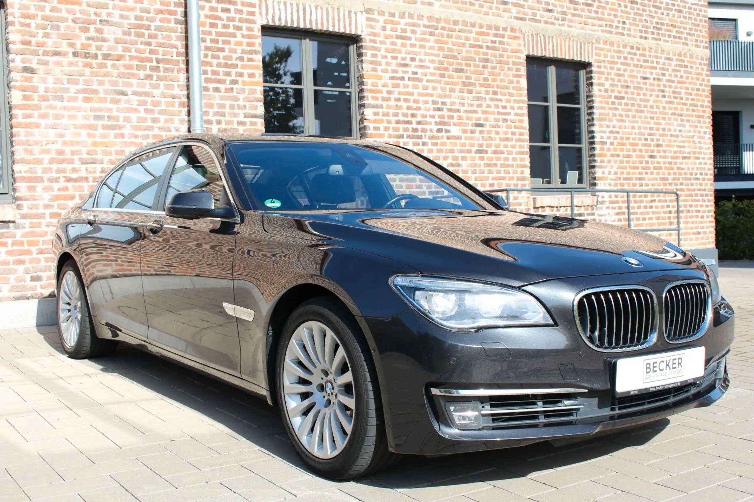 BMW - 750