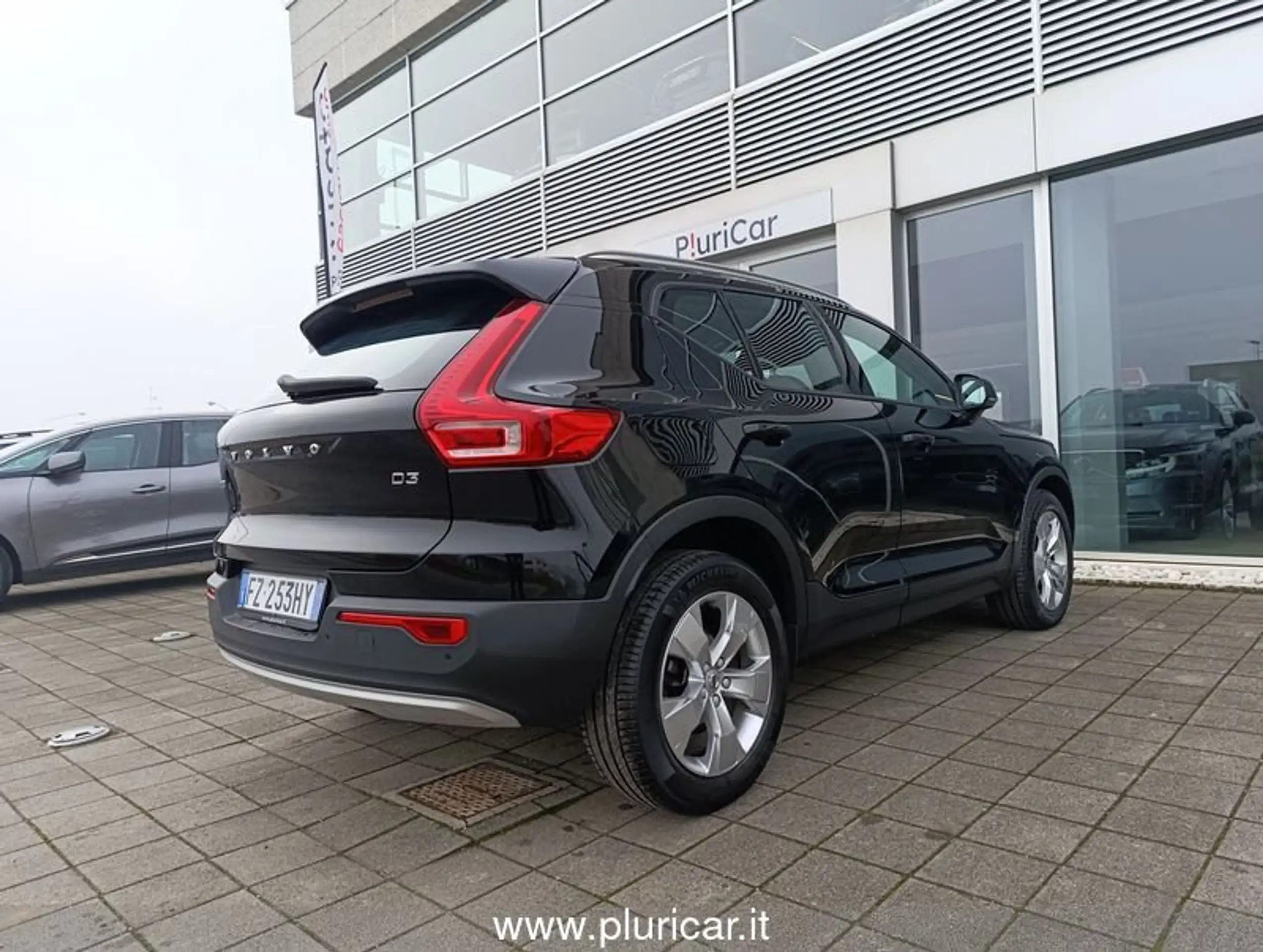 Volvo - XC40