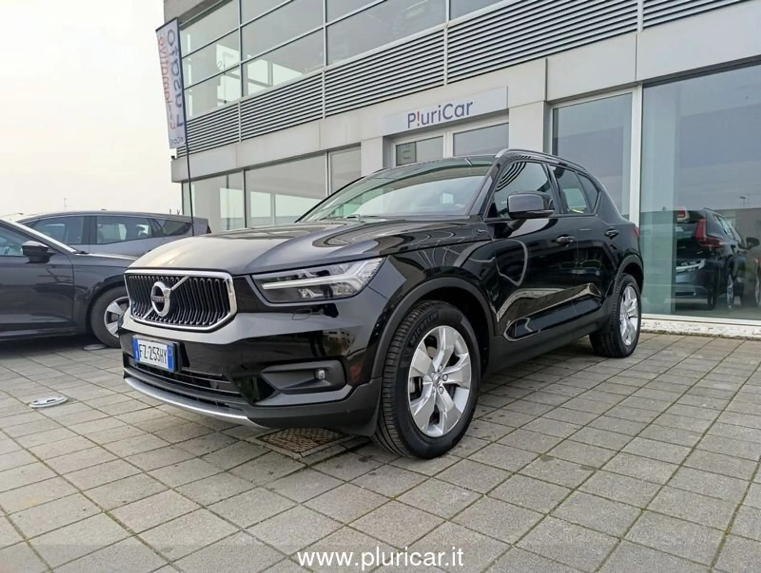 Volvo - XC40