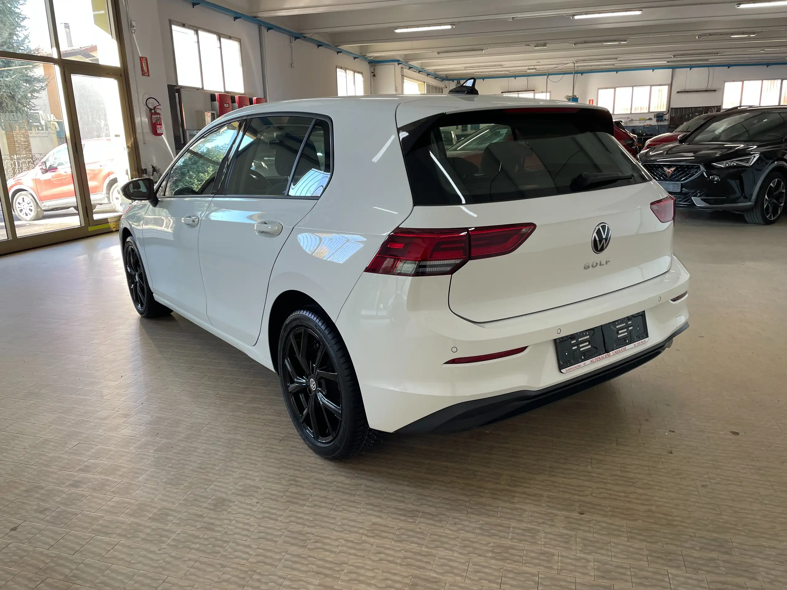 Volkswagen - Golf