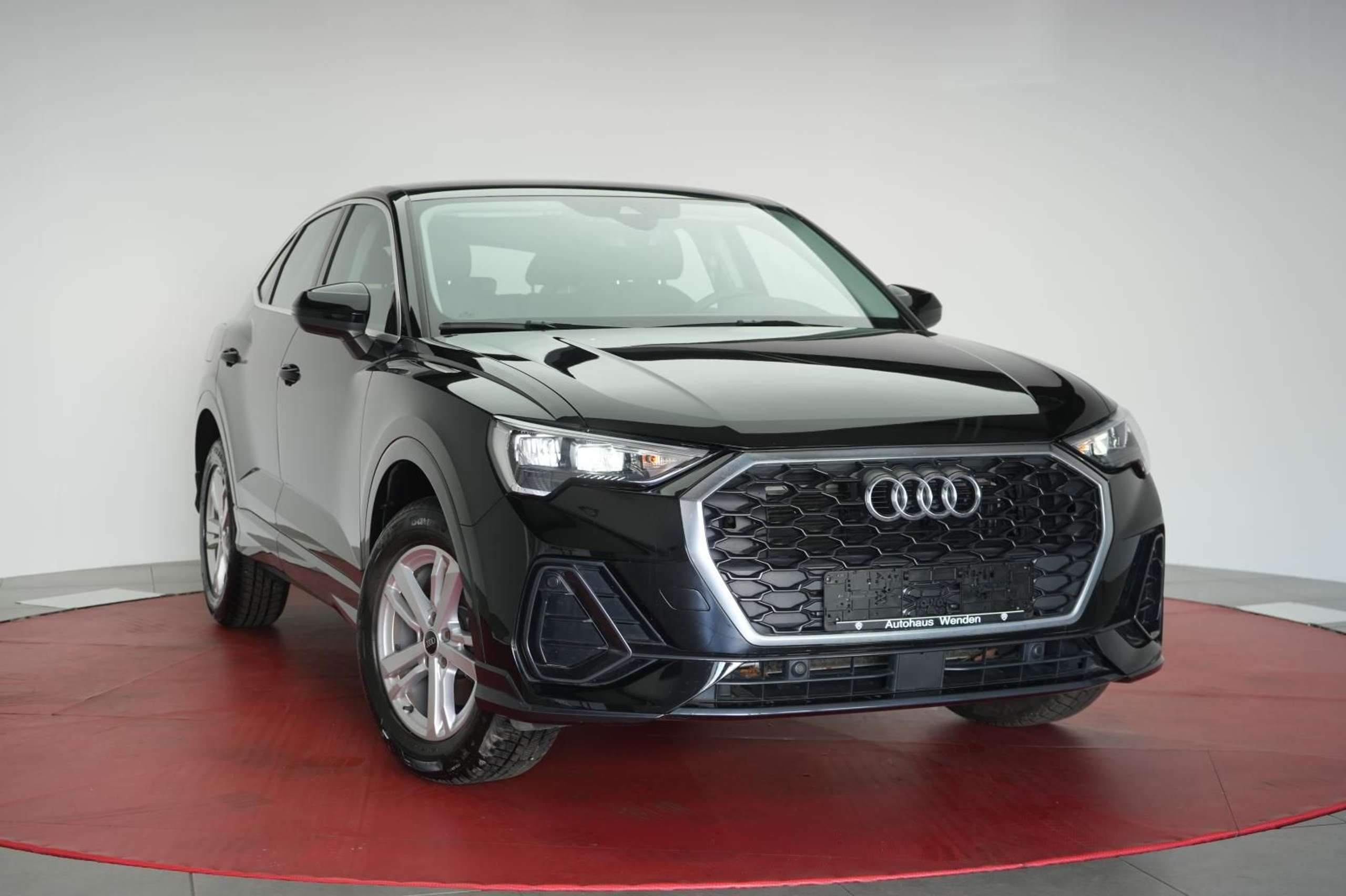 Audi - Q3