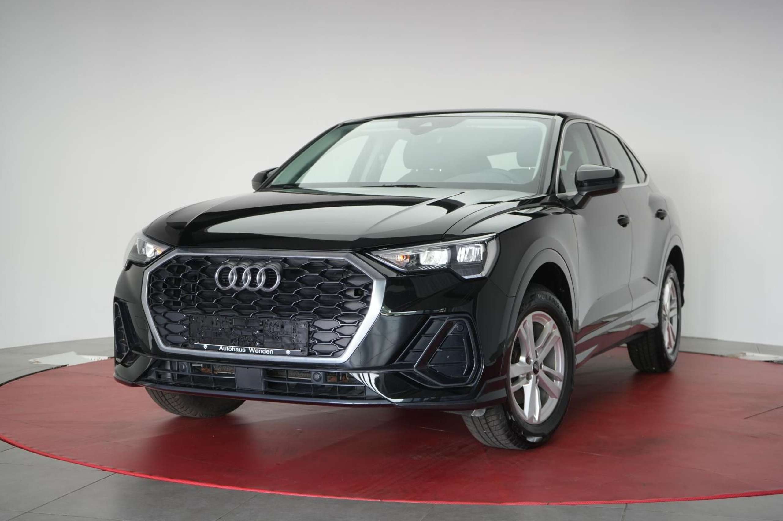 Audi - Q3