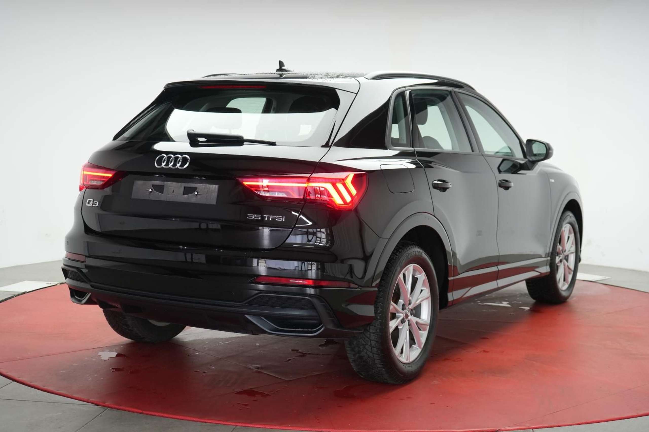 Audi - Q3