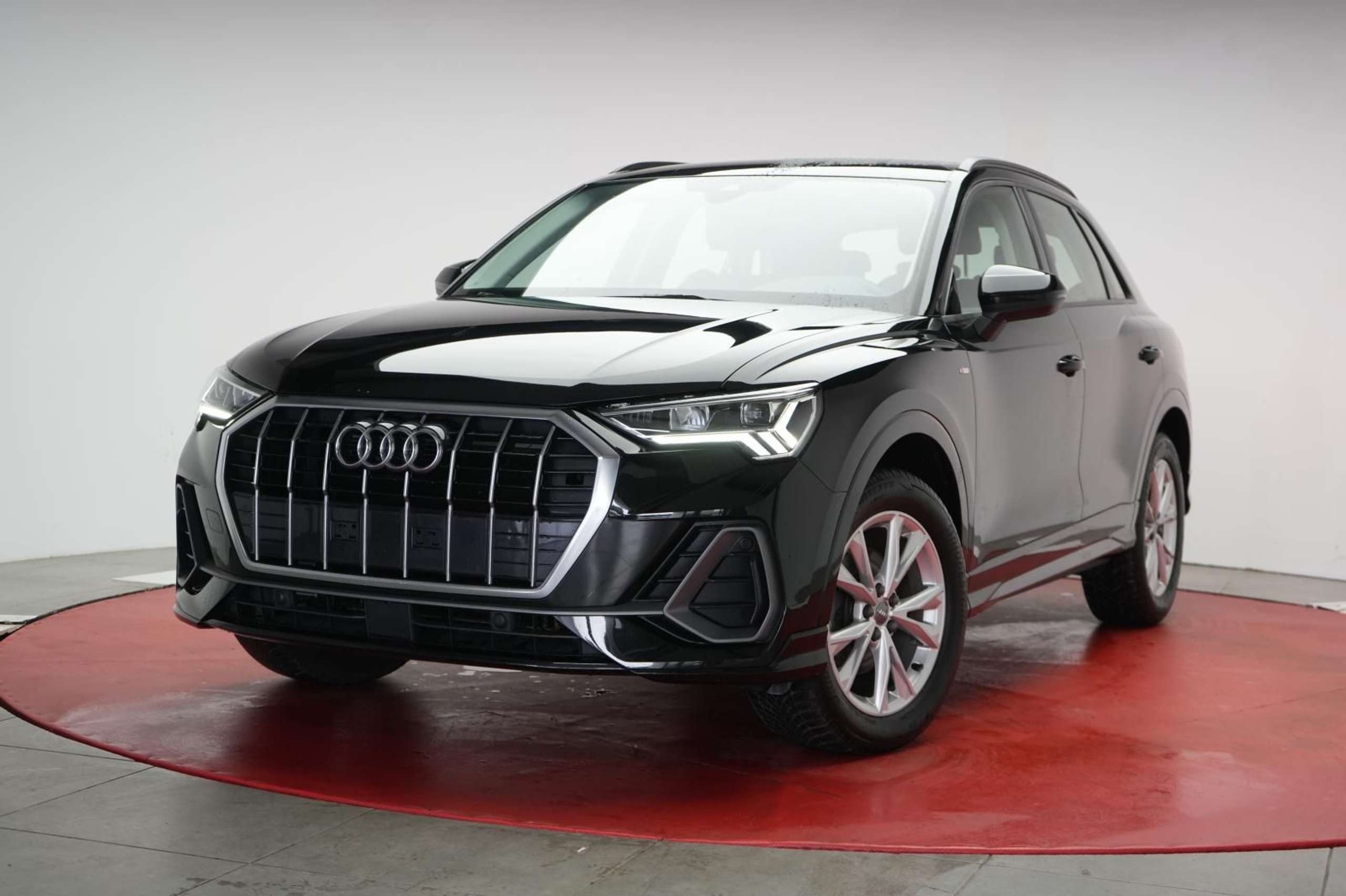 Audi - Q3