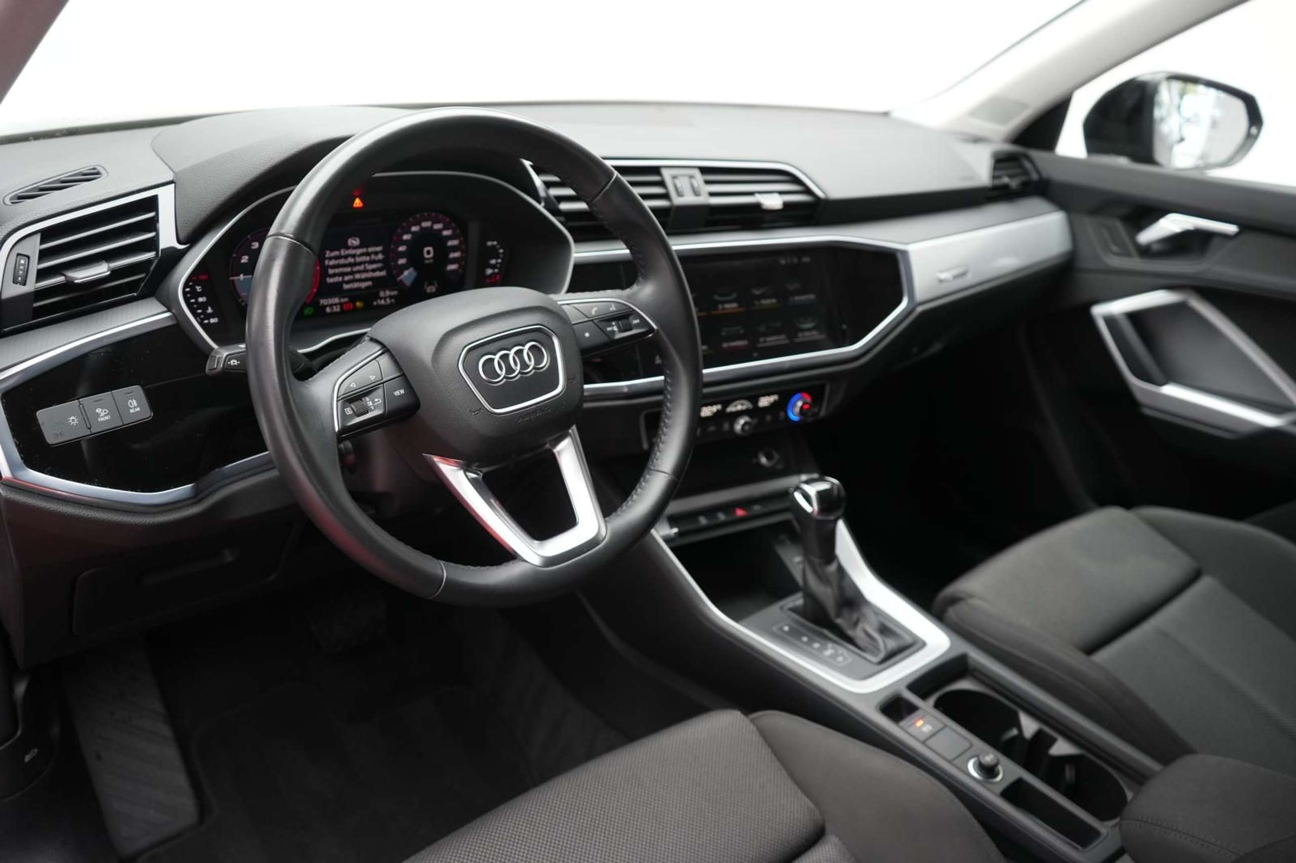 Audi - Q3