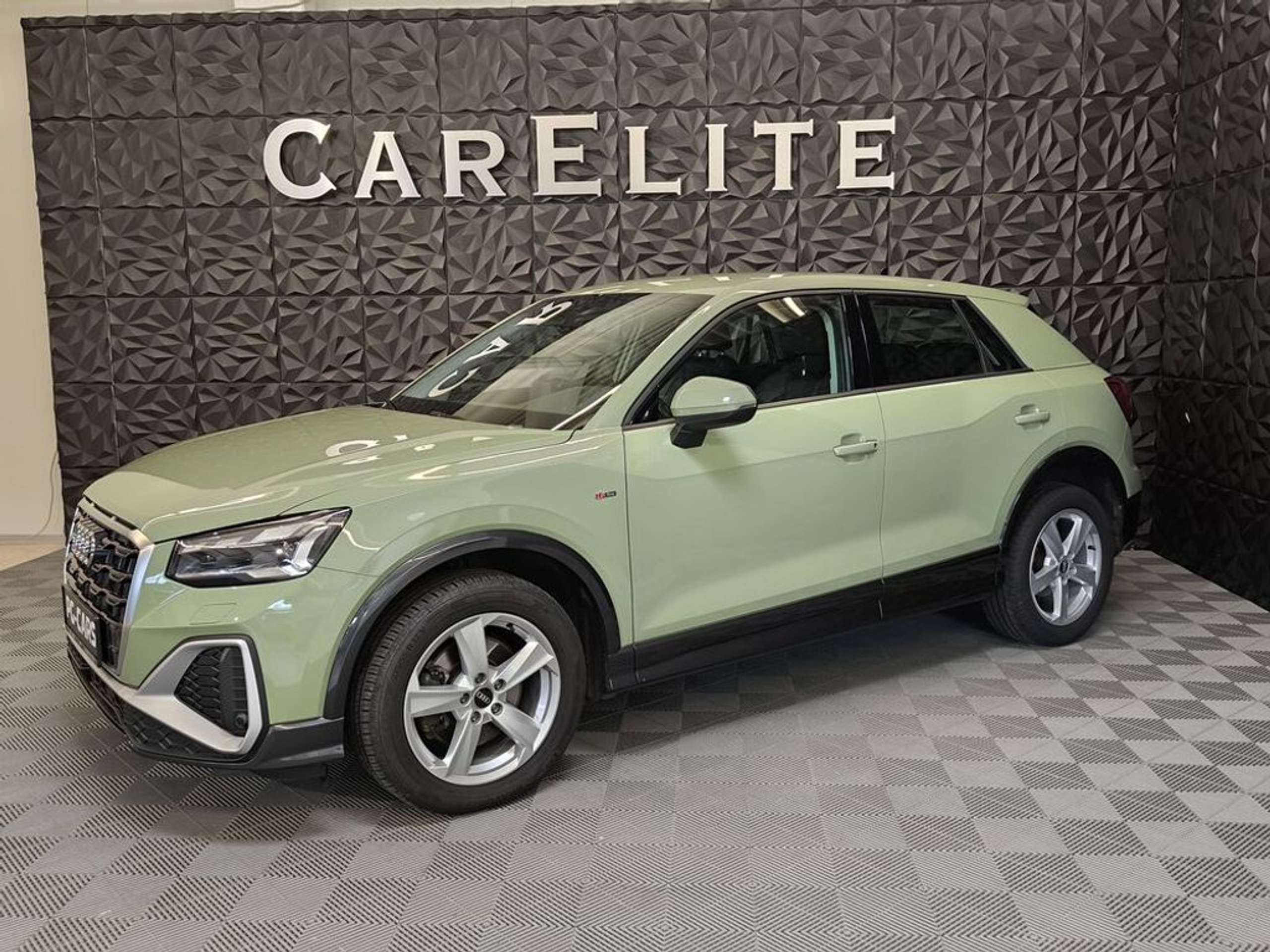 Audi - Q2