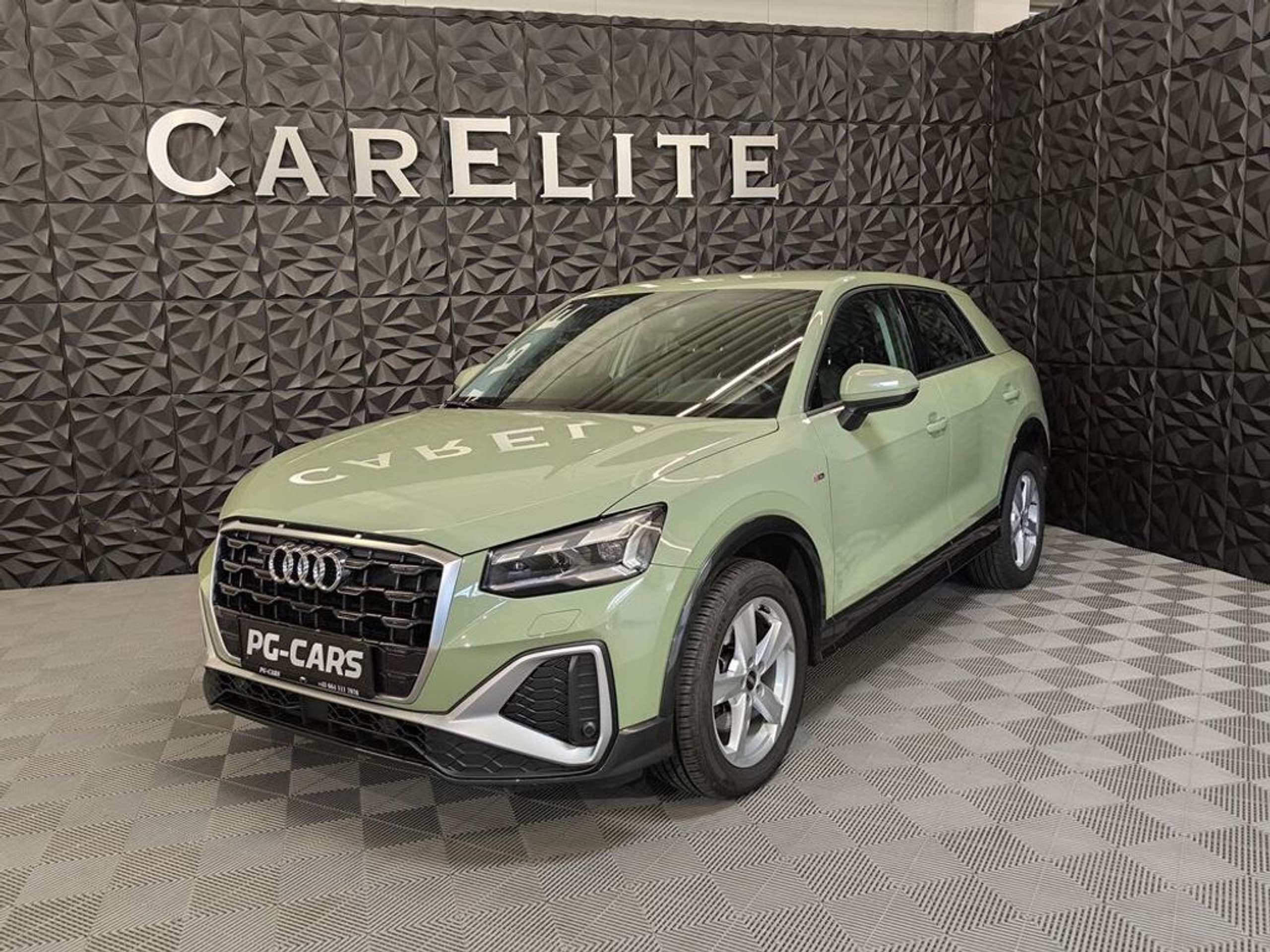 Audi - Q2