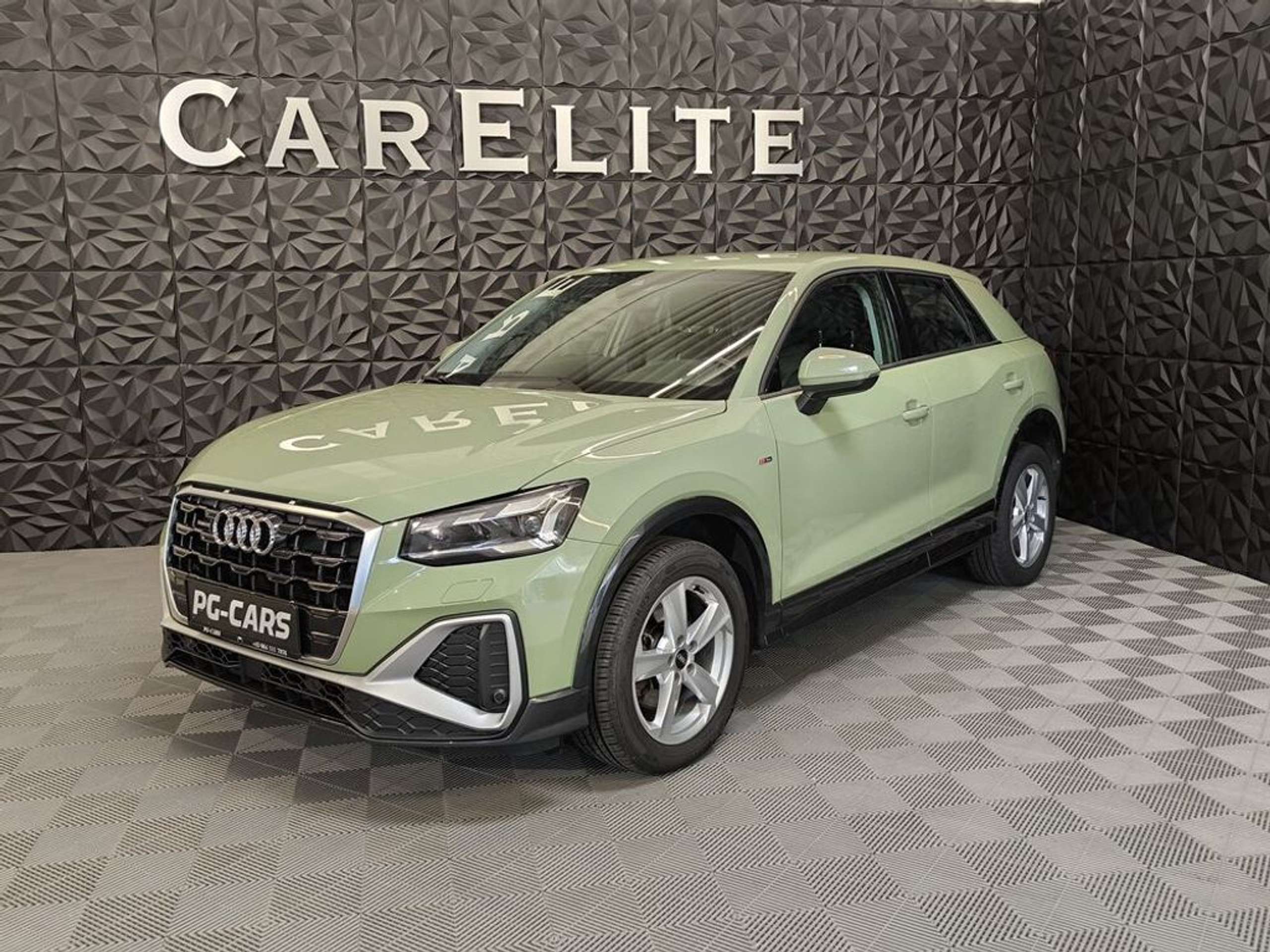 Audi - Q2