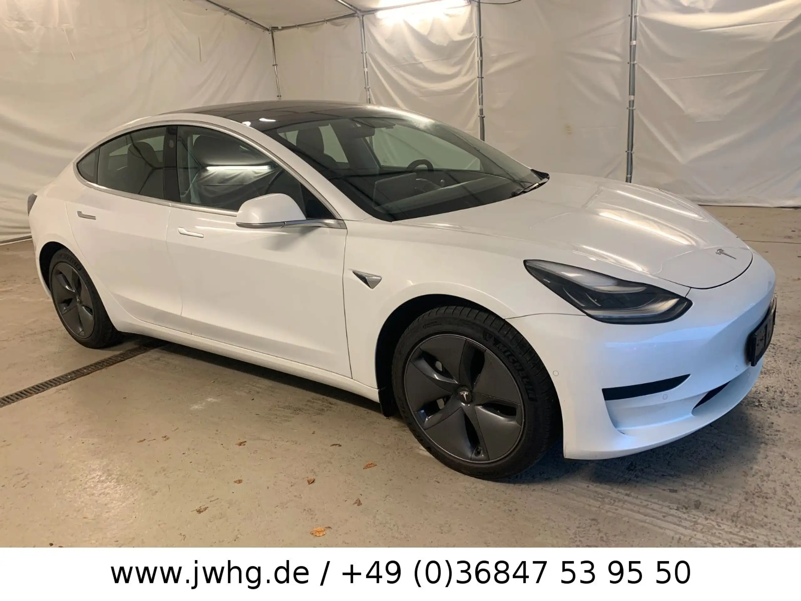 Tesla - Model 3