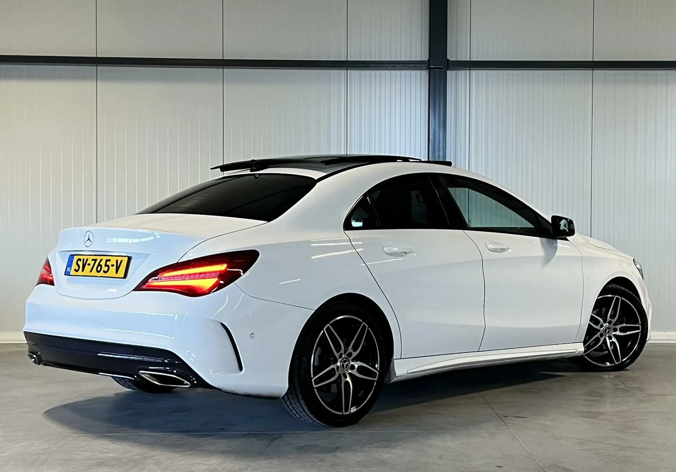 Mercedes-Benz - CLA 180