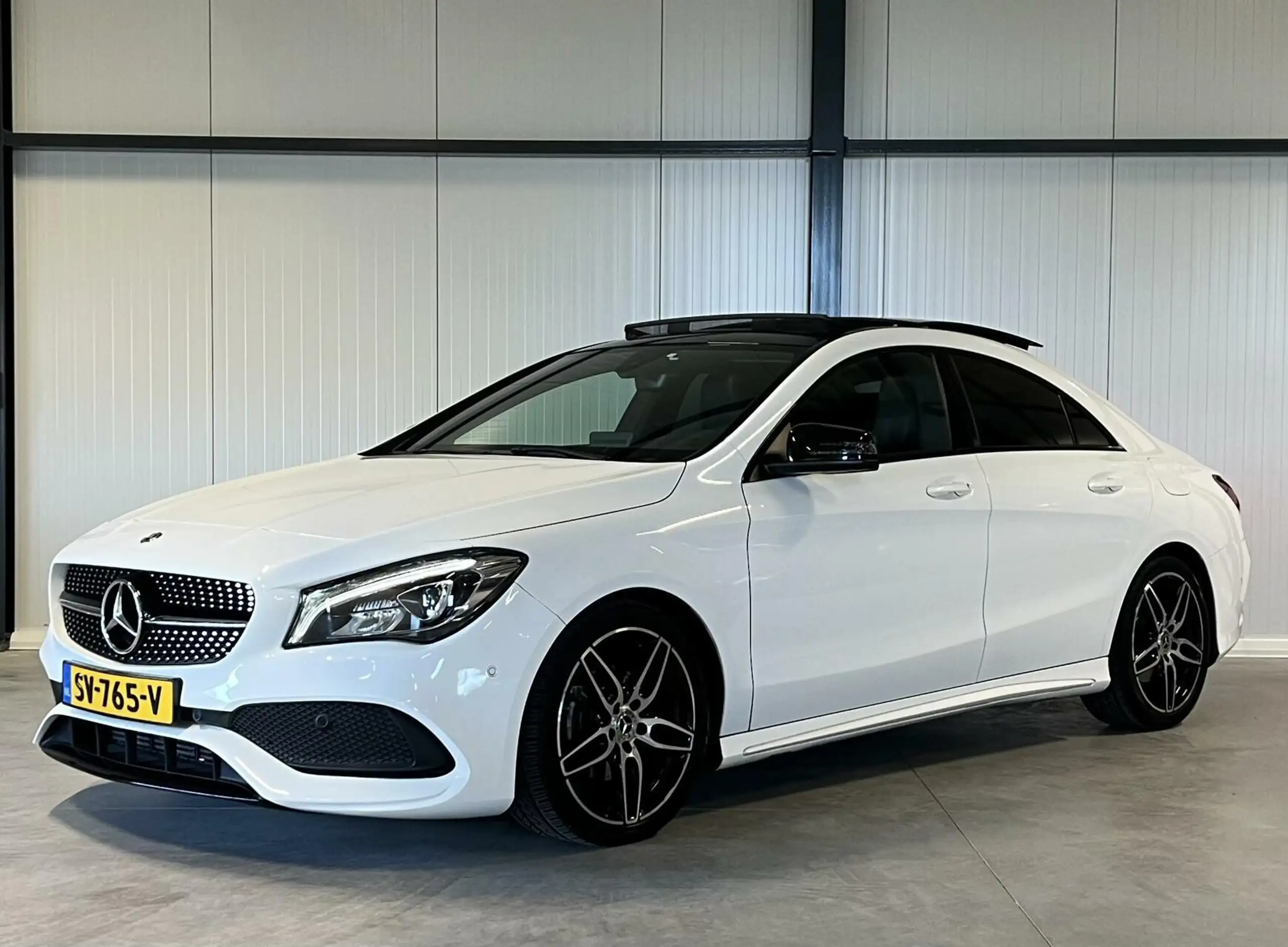 Mercedes-Benz - CLA 180