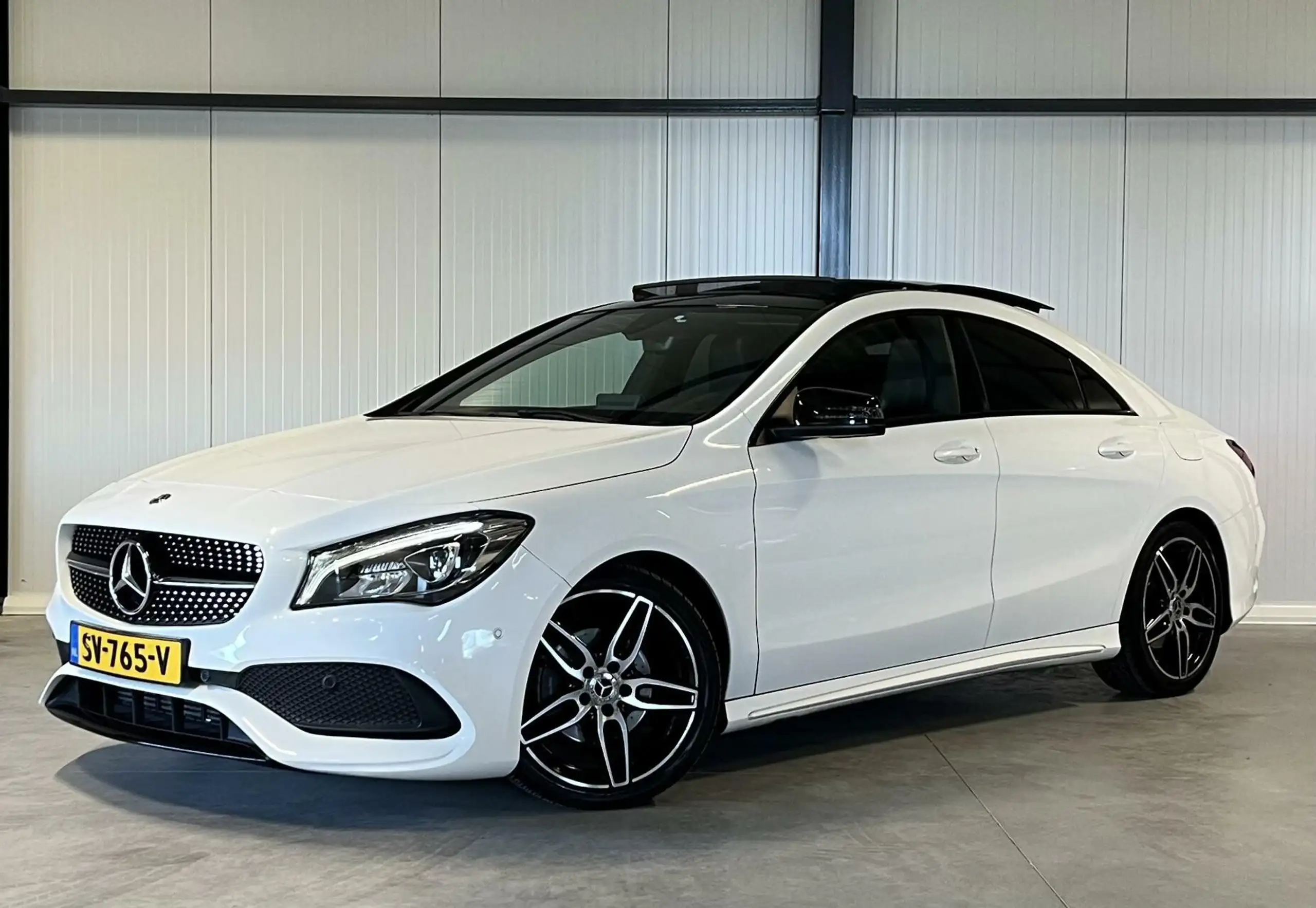 Mercedes-Benz - CLA 180