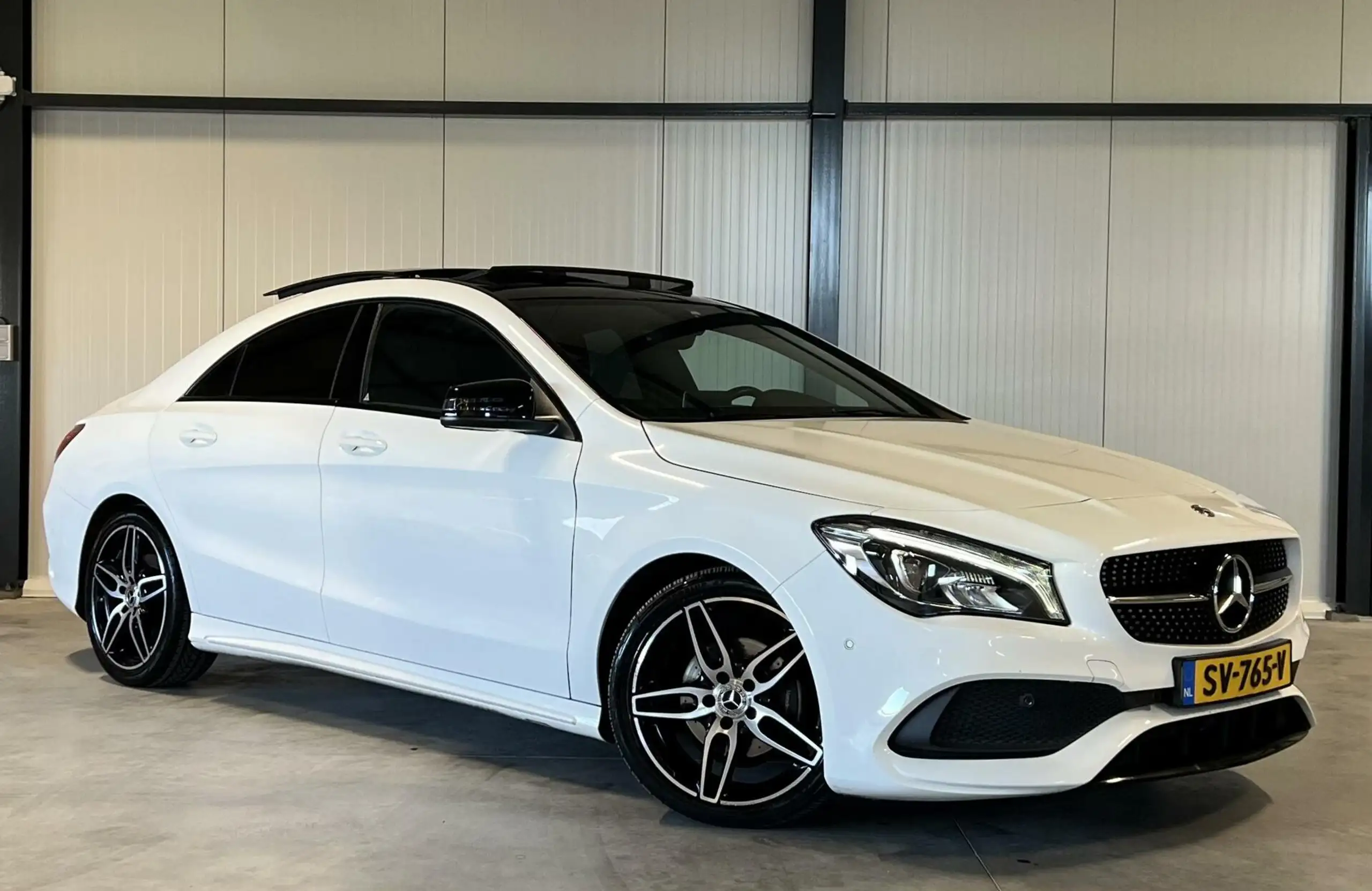 Mercedes-Benz - CLA 180