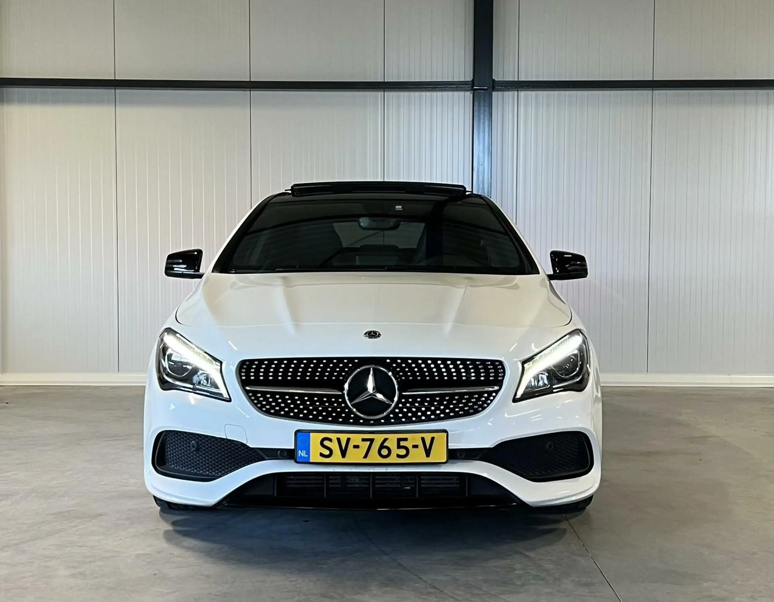 Mercedes-Benz - CLA 180