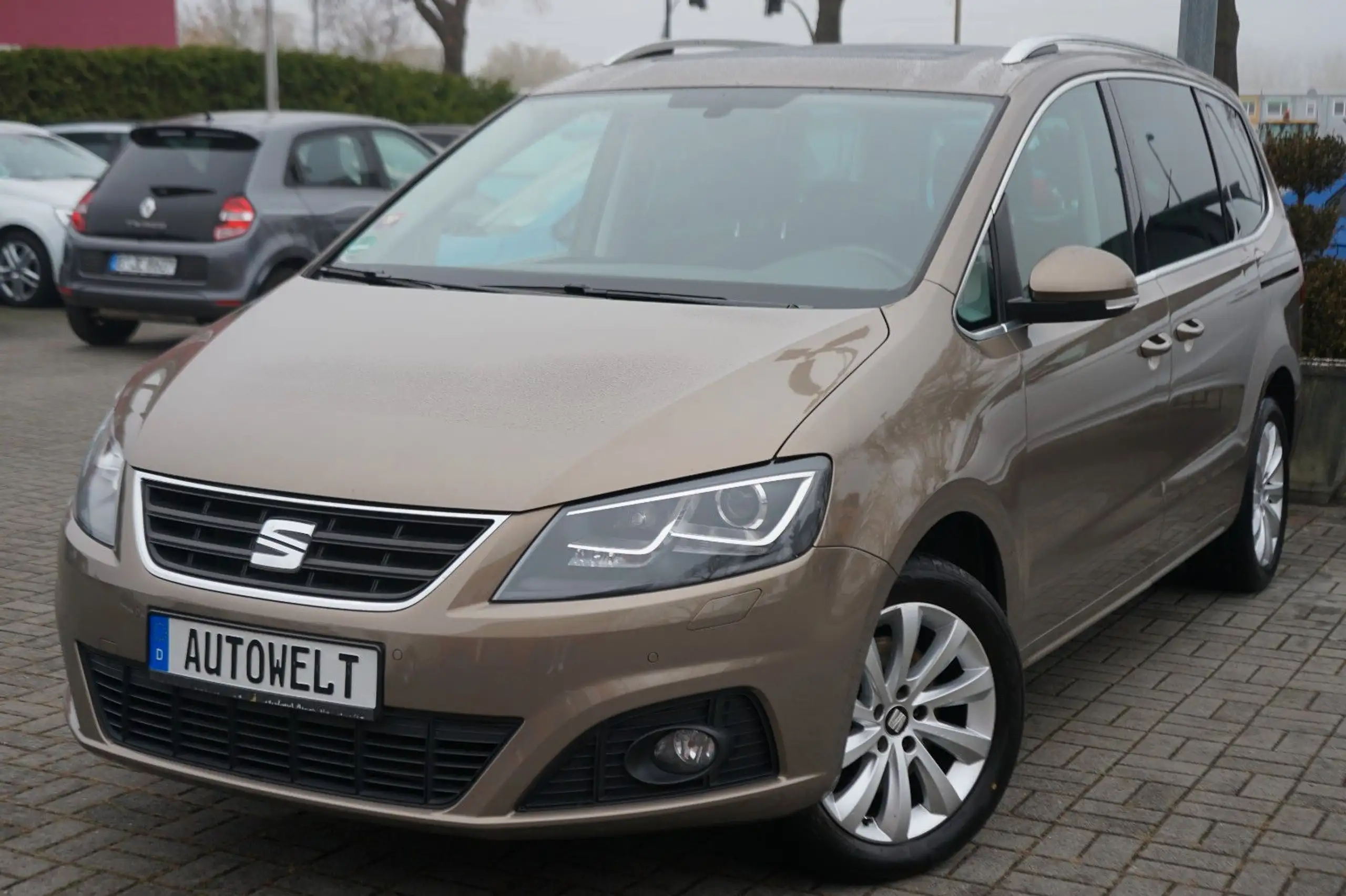 SEAT - Alhambra