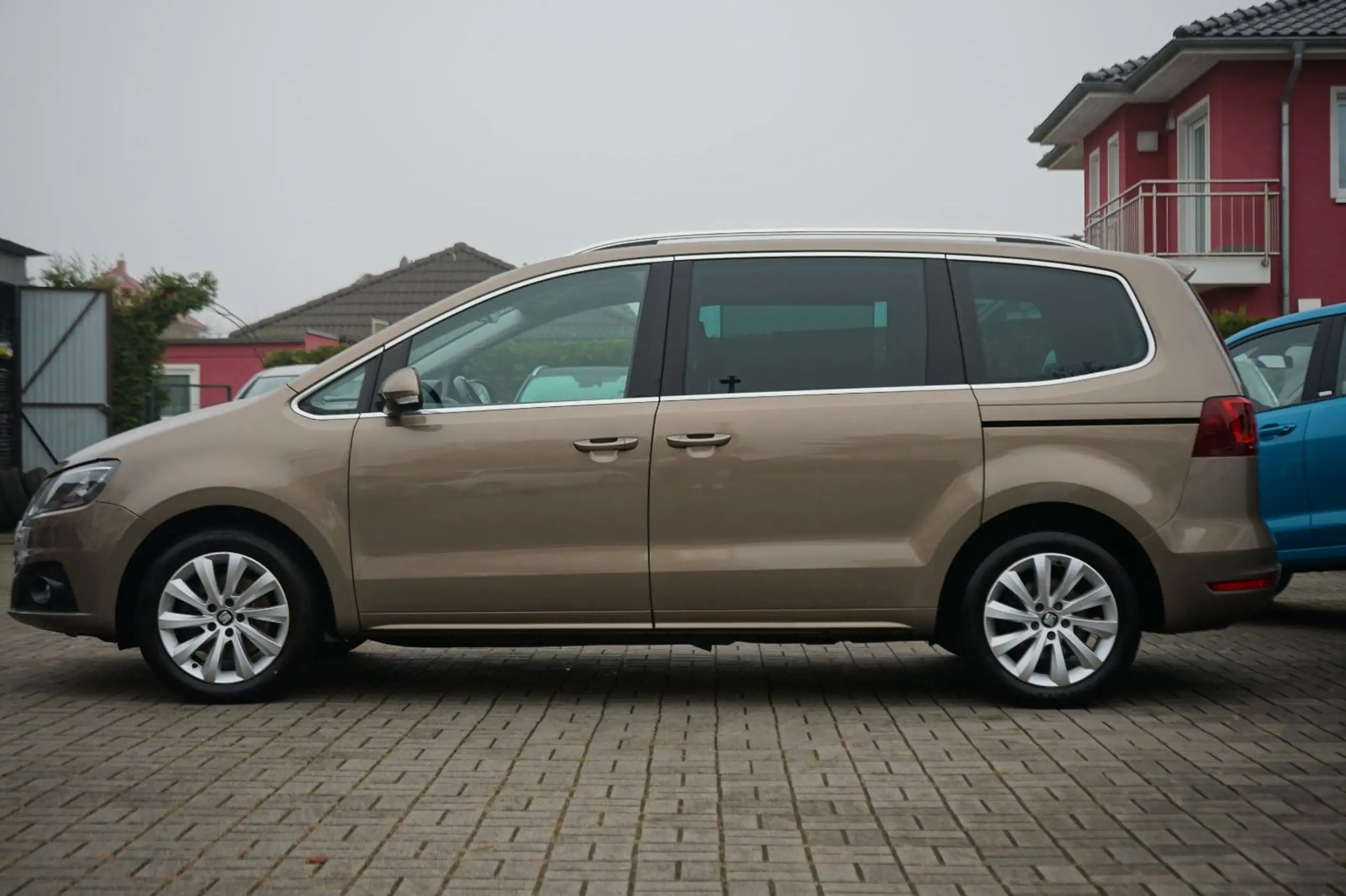 SEAT - Alhambra