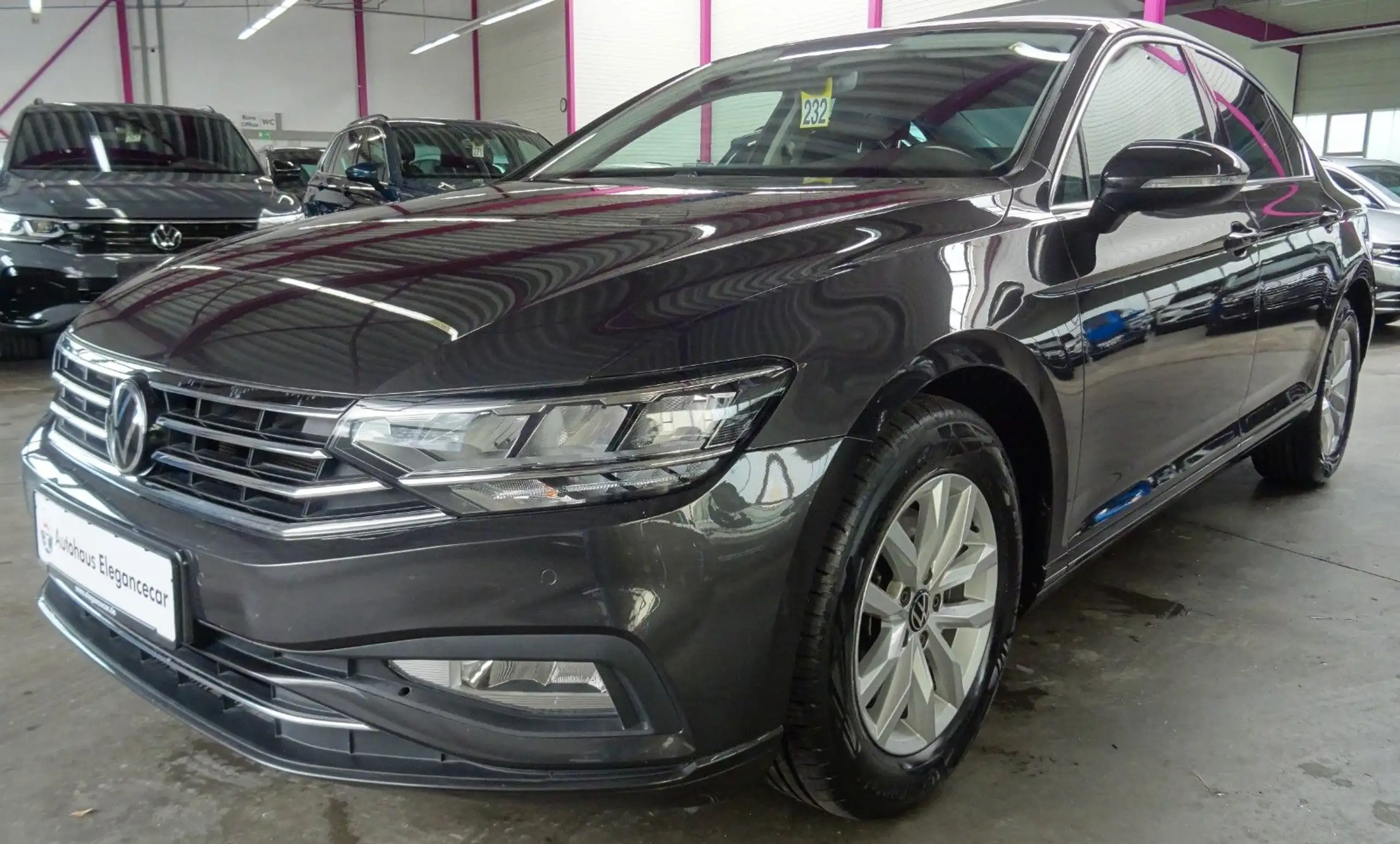 Volkswagen - Passat