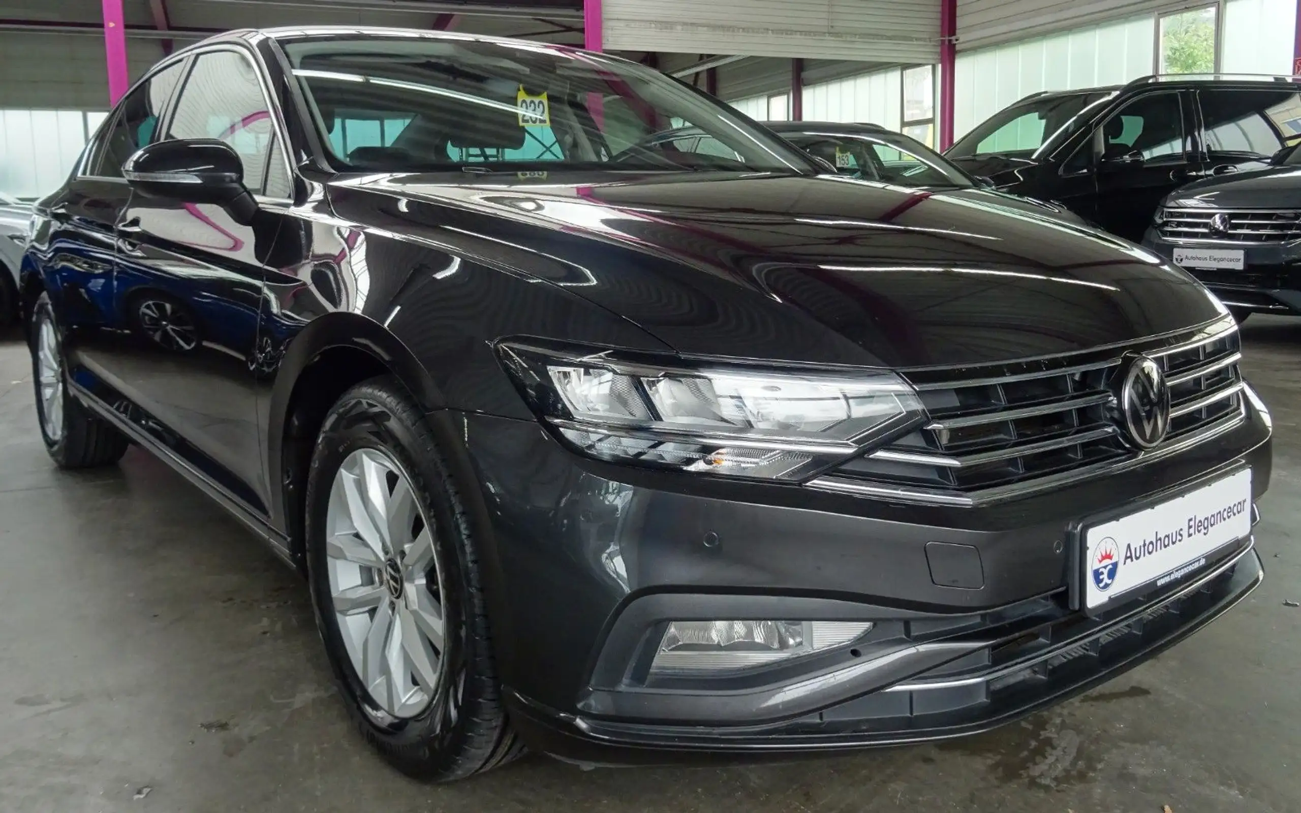 Volkswagen - Passat