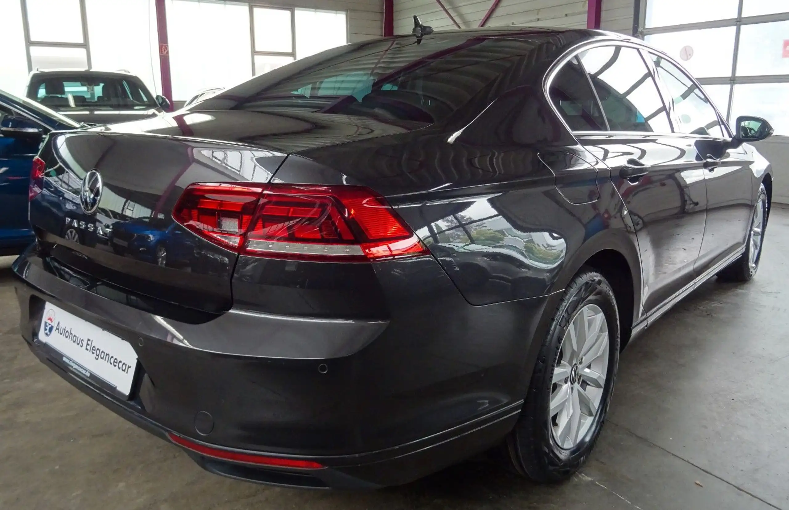 Volkswagen - Passat