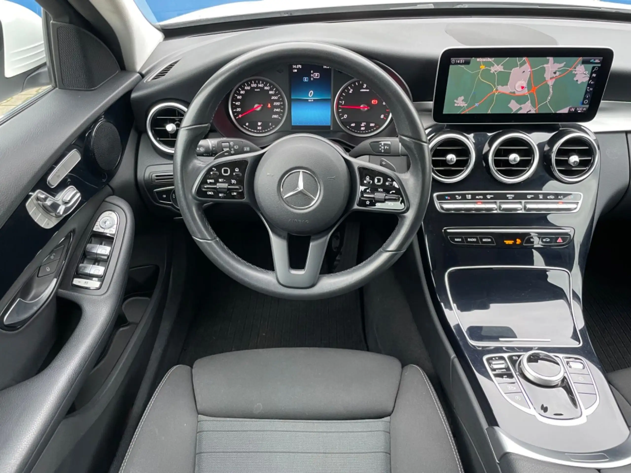 Mercedes-Benz - C 220