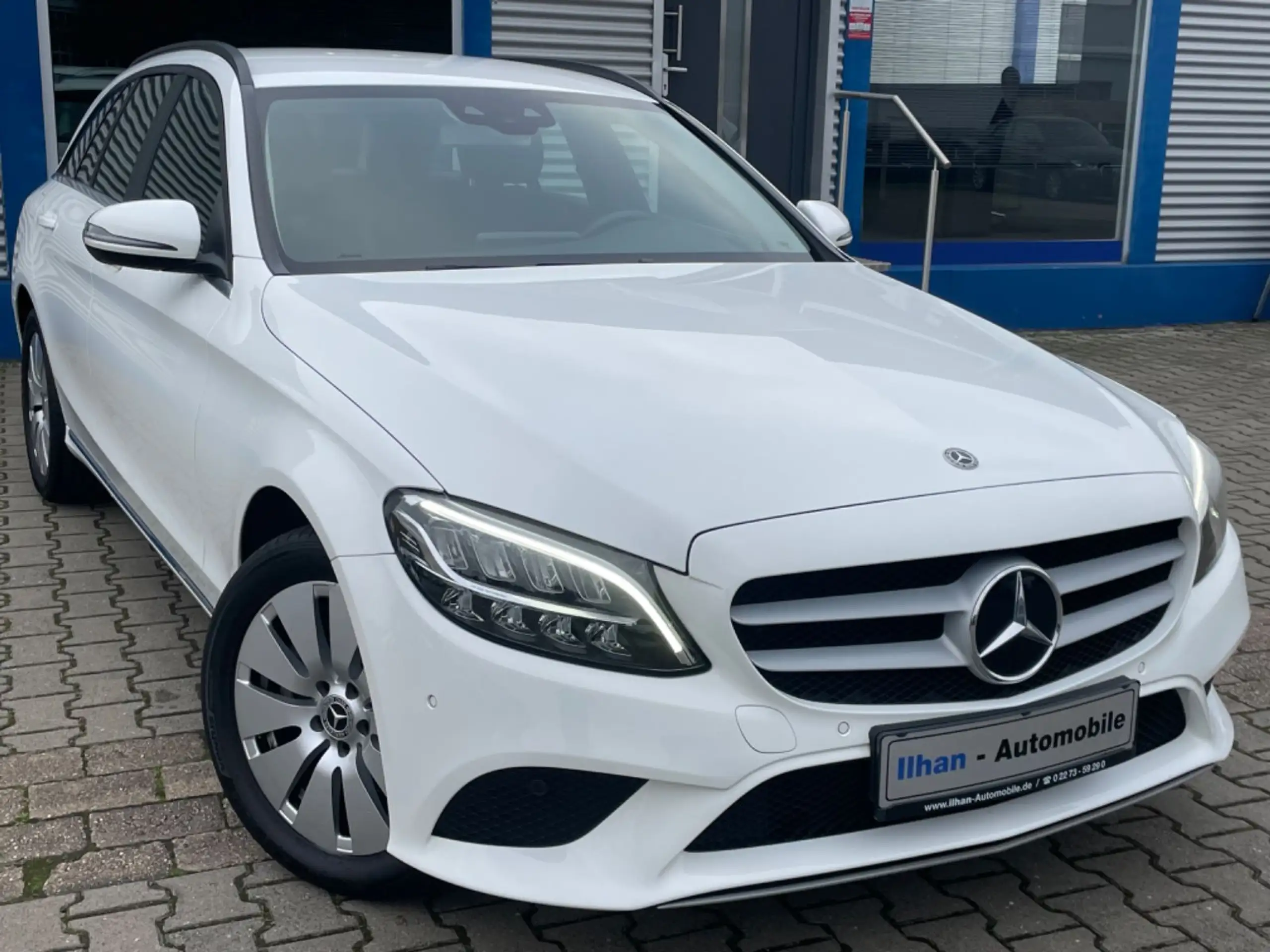 Mercedes-Benz - C 220