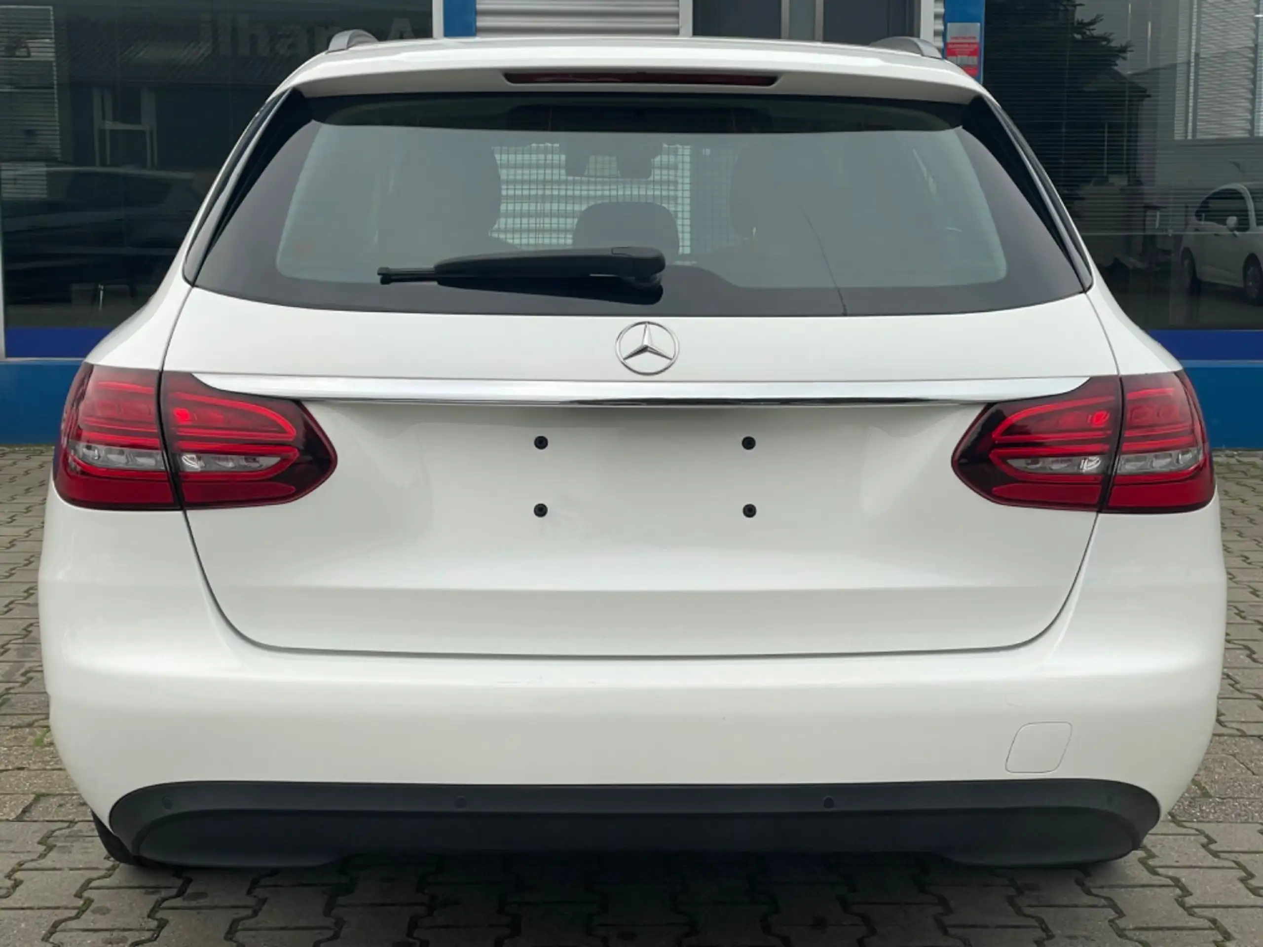 Mercedes-Benz - C 220