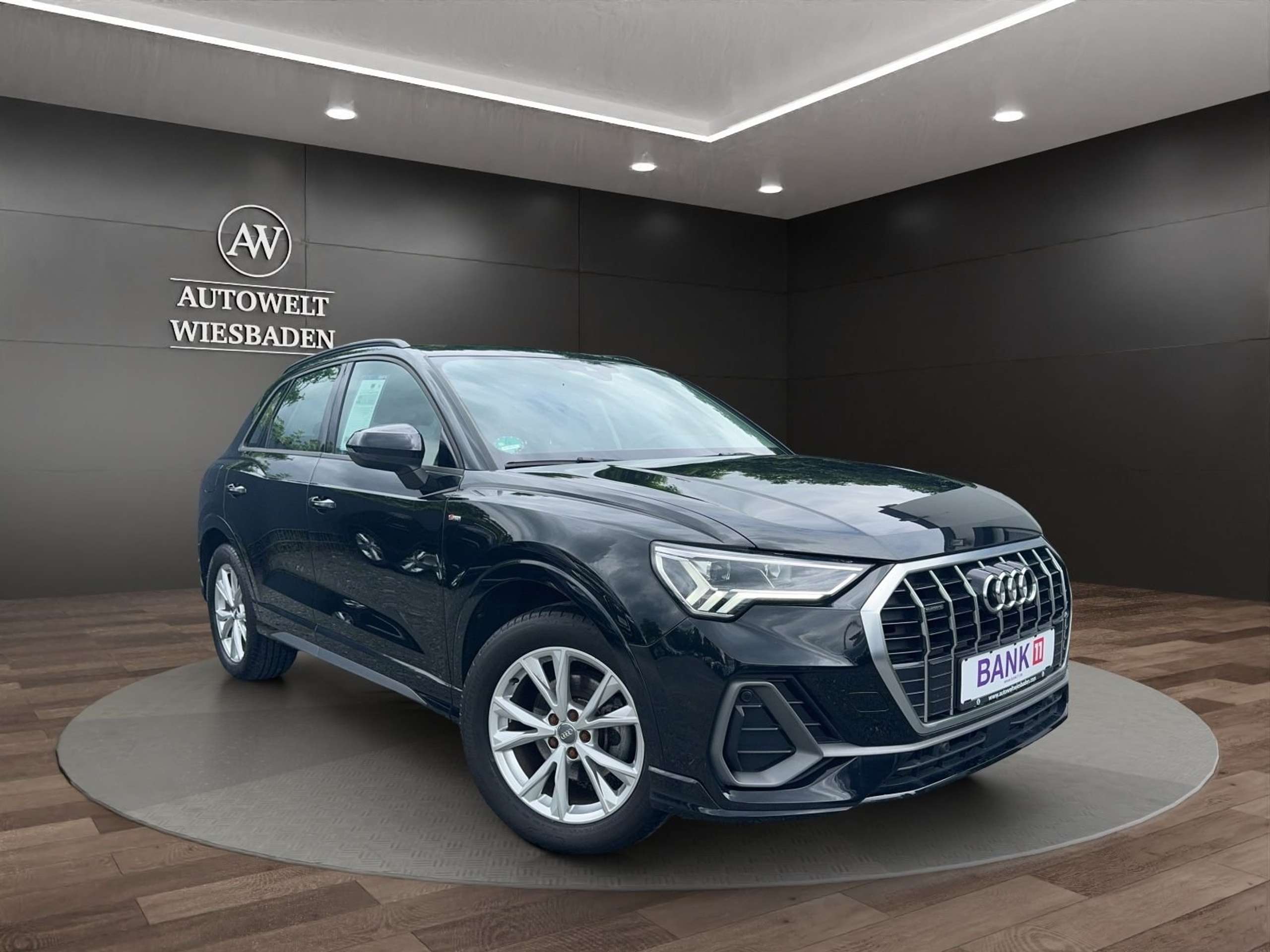 Audi - Q3