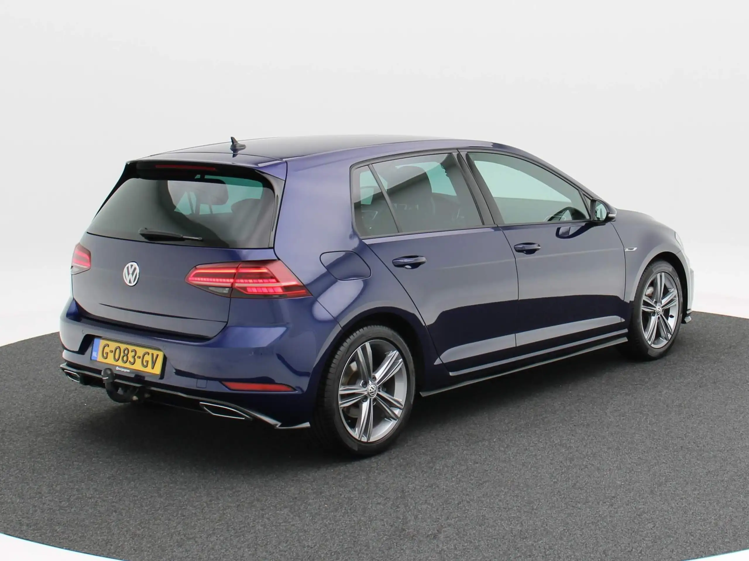 Volkswagen - Golf