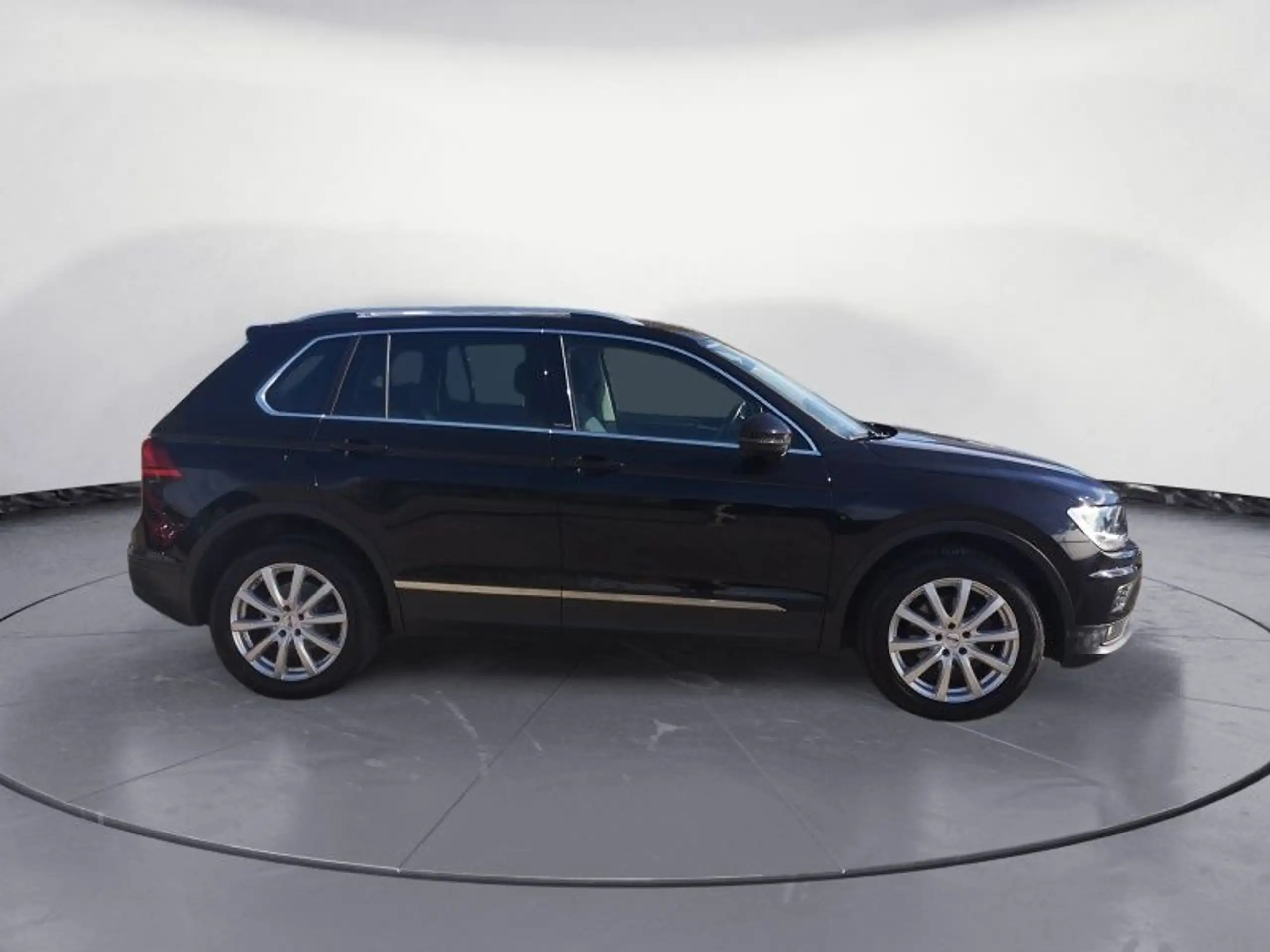 Volkswagen - Tiguan