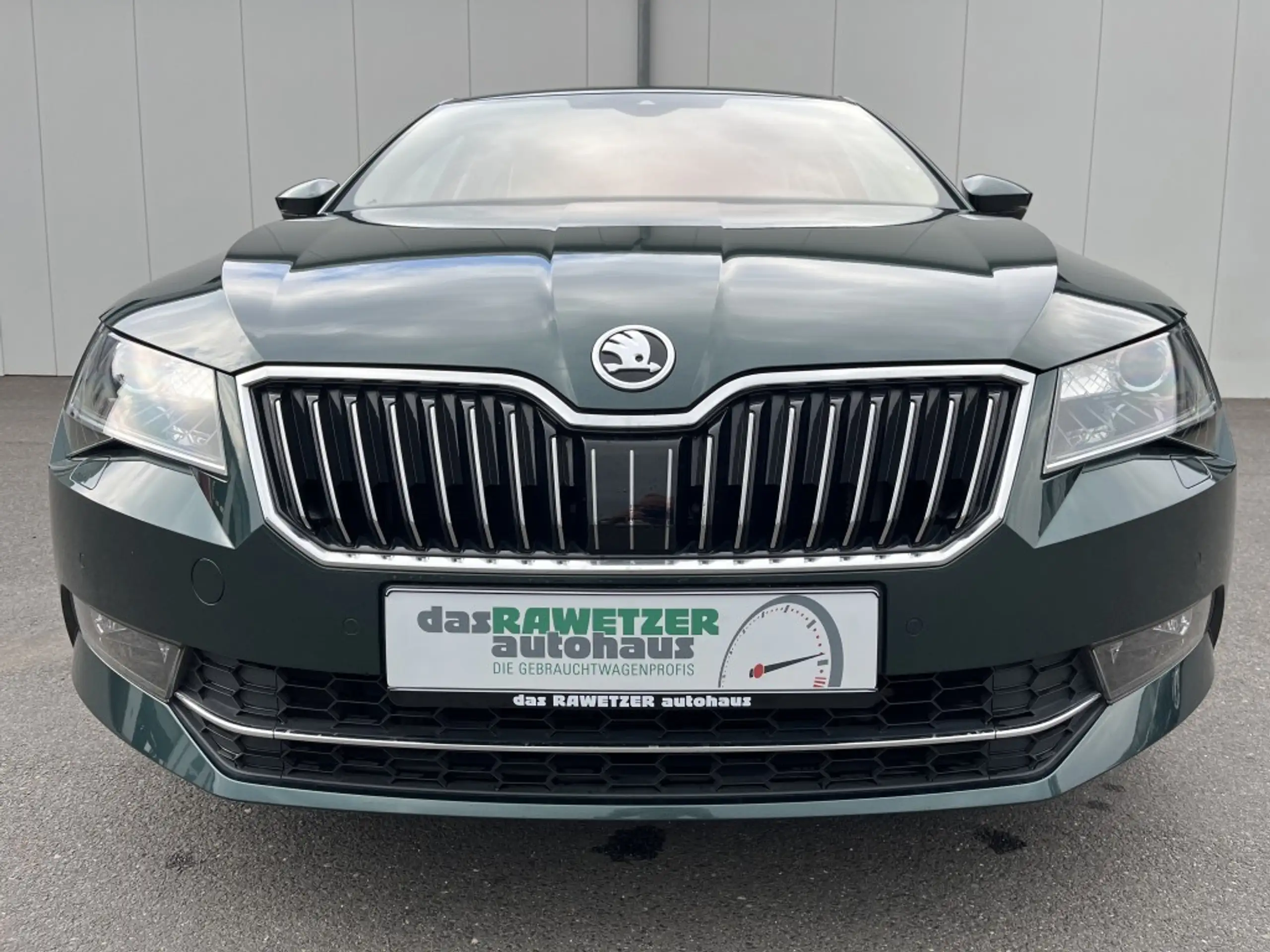 Skoda - Superb