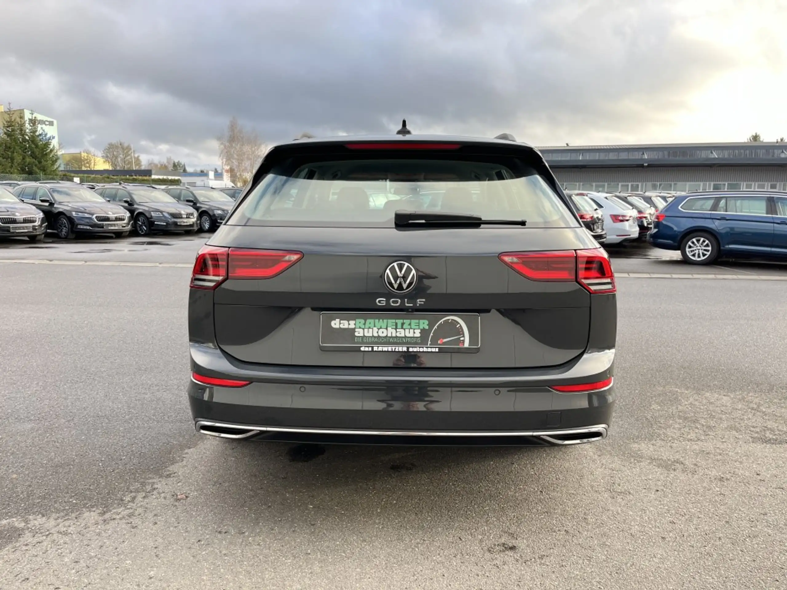 Volkswagen - Golf