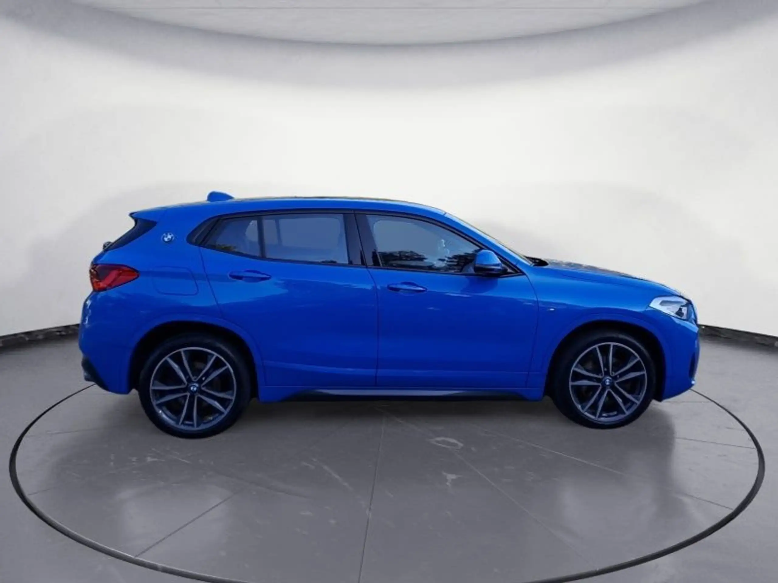 BMW - X2