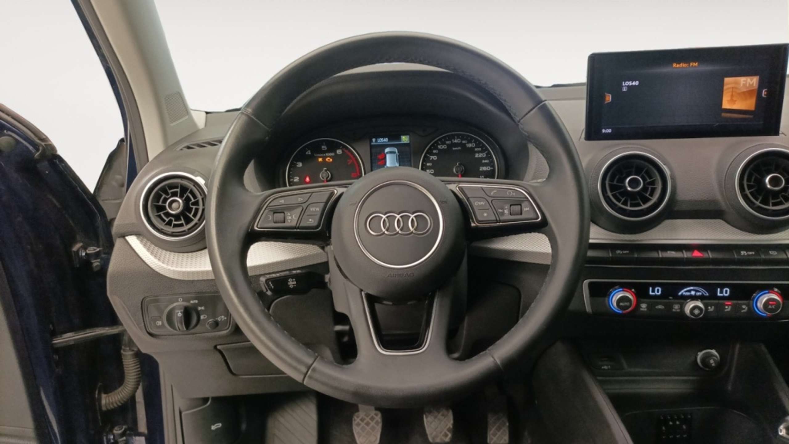 Audi - Q2