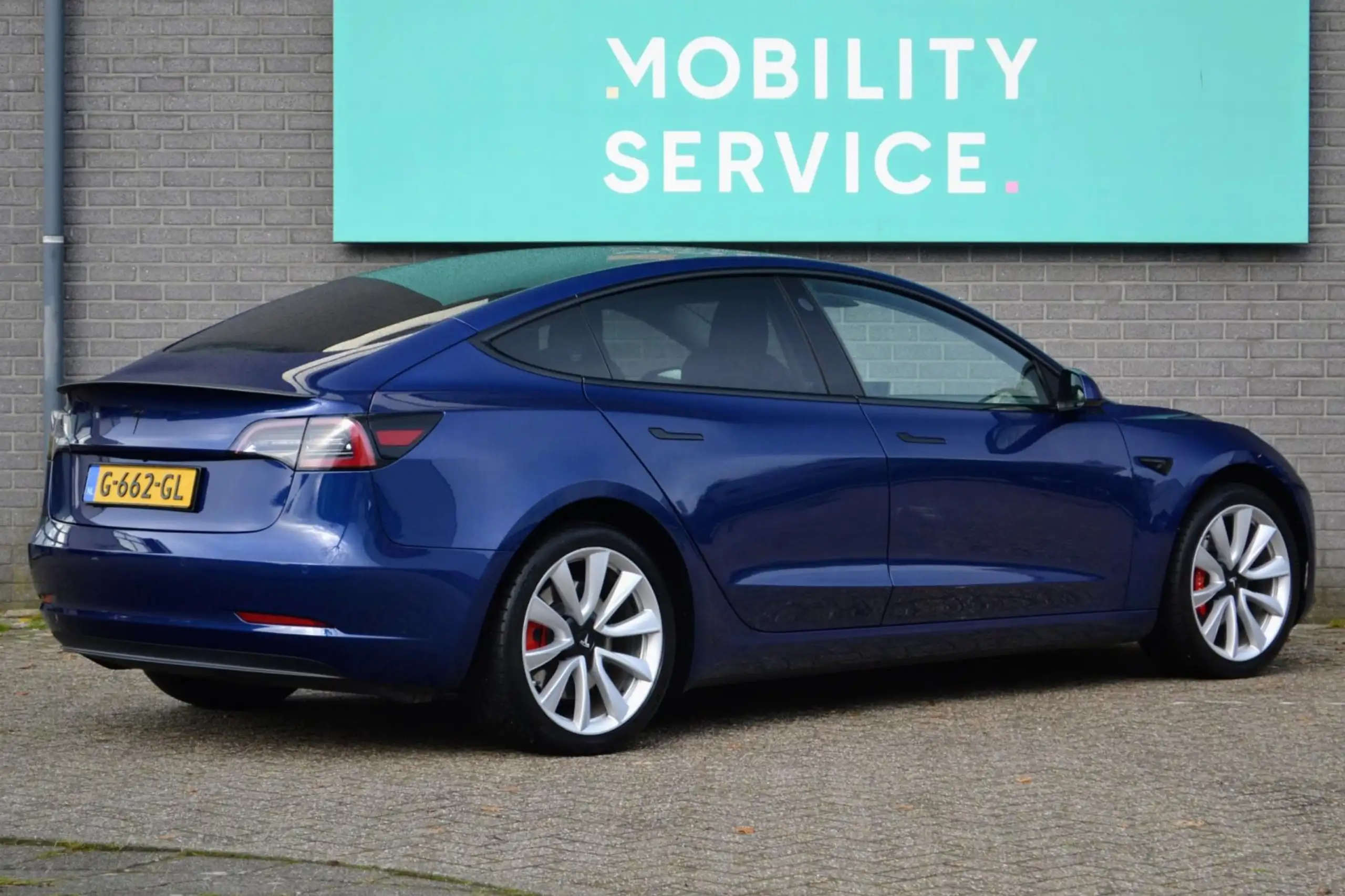 Tesla - Model 3