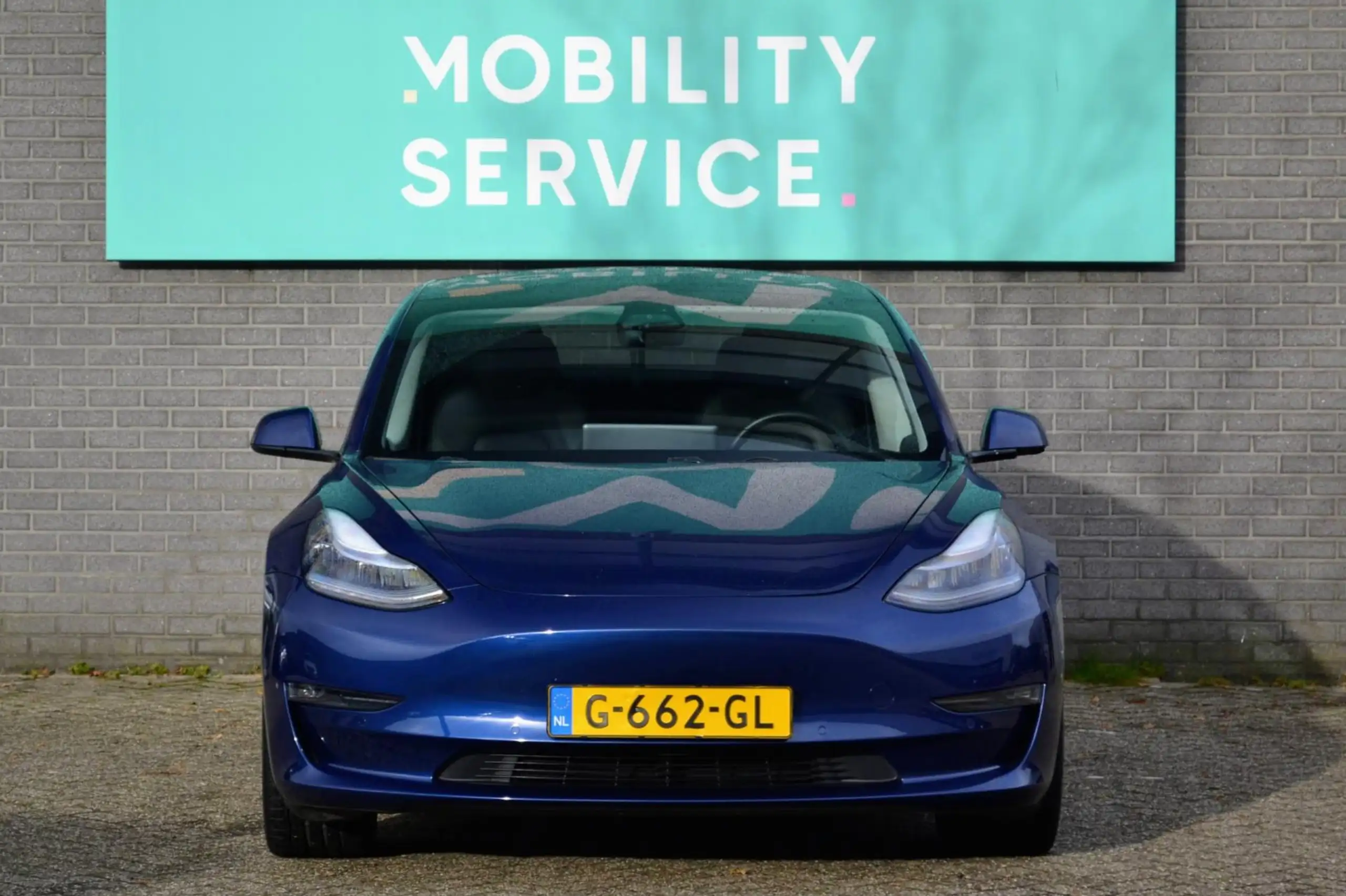 Tesla - Model 3