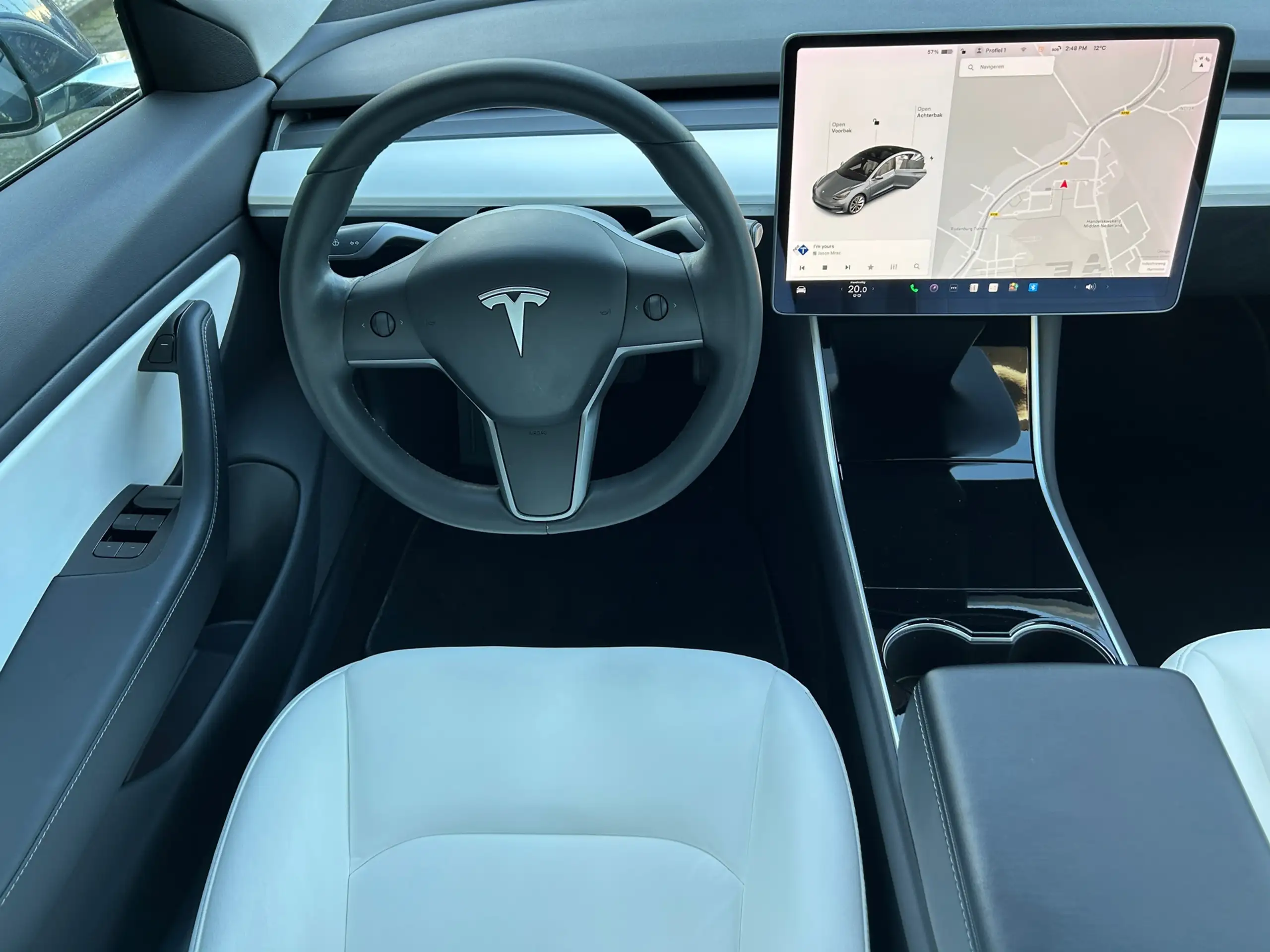 Tesla - Model 3